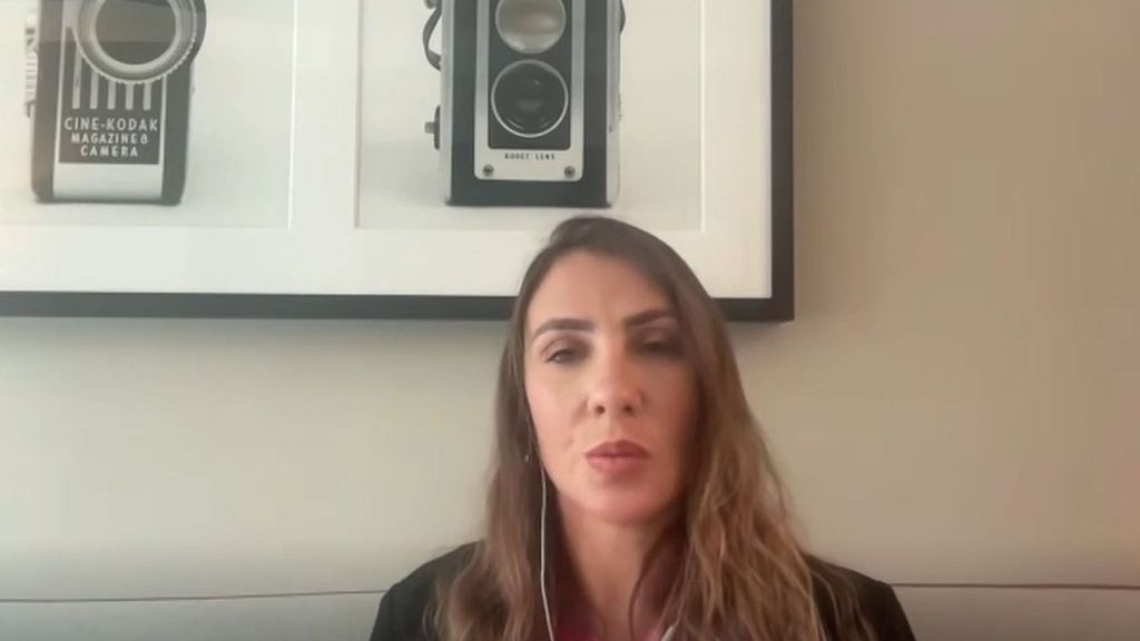 Marina Lacerda, víctima del 'caso Epstein', relata en 'Noticias Cuatro' los abusos sufridos desde los 14 años: "Fue muy agresivo"