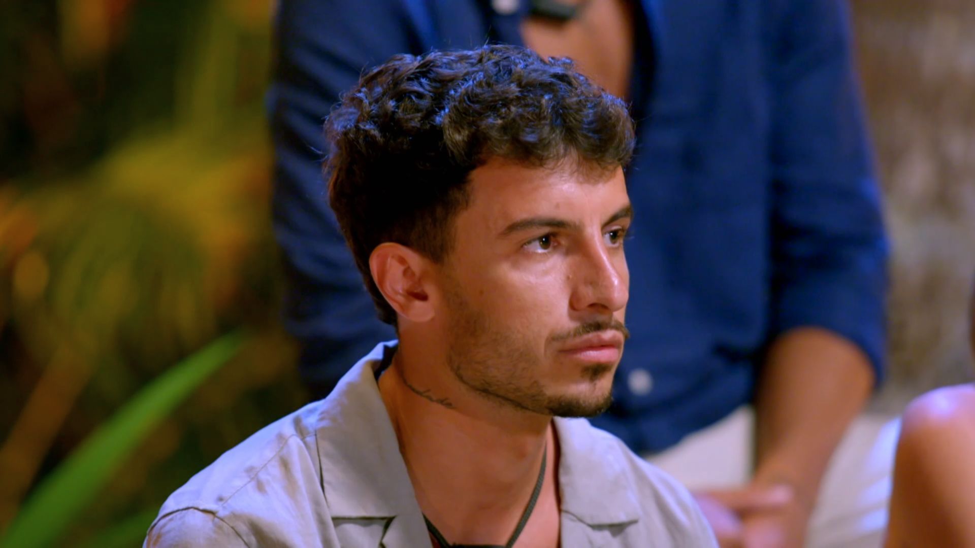 Juanpi da más detalles de la noche que le puso los cuernos a Sandra en las hogueras mixtas y sus compañeras se le echan encima