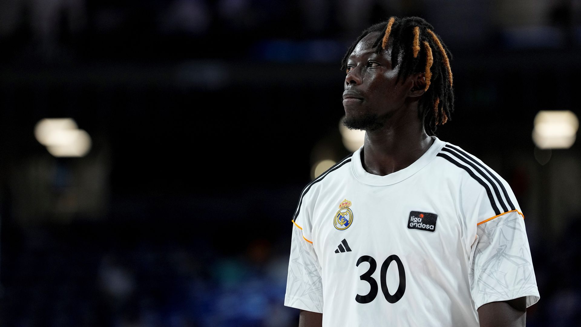 Eli John Ndiaye antes de un partido con el Real Madrid