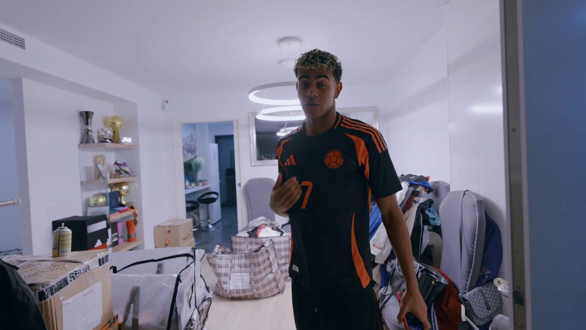 Lamine Yamal abre las puertas de su casa para enseñarsela a sus seguidores