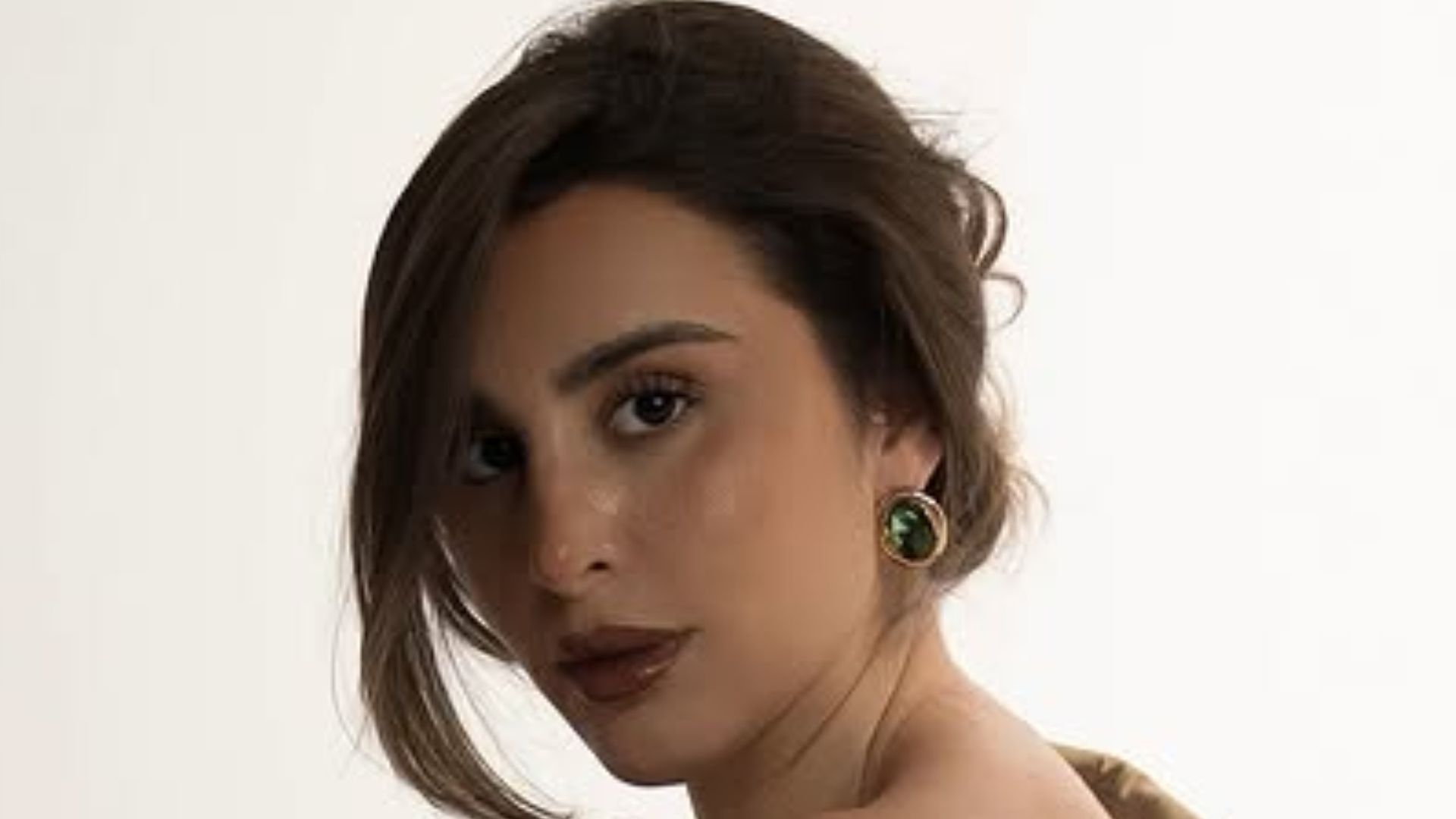 Las propuestas infalibles de Marina García para esta Nochebuena: del rojo pasión a los flecos