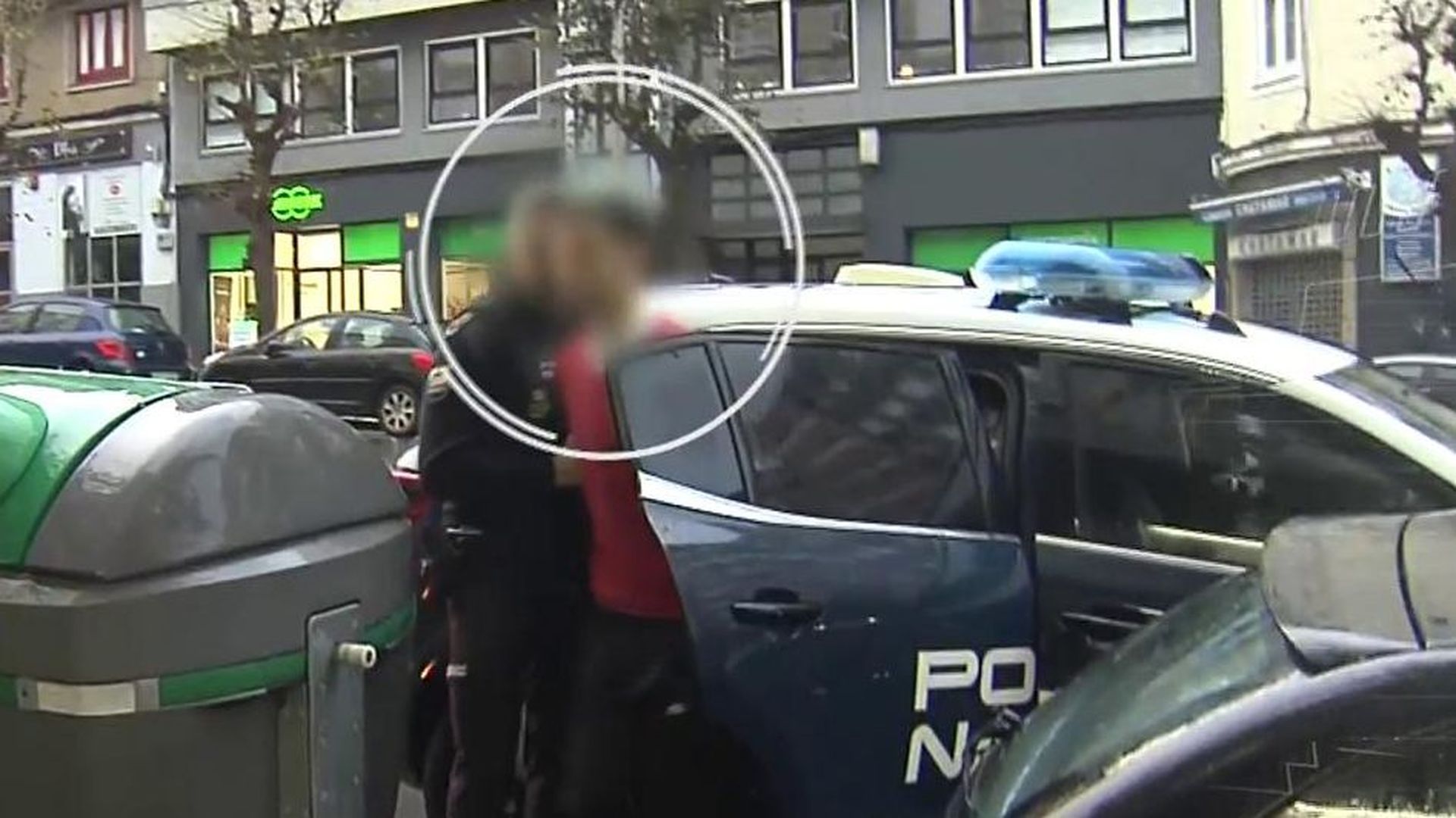 Mata a su compañera de piso y prende fuego a la vivienda