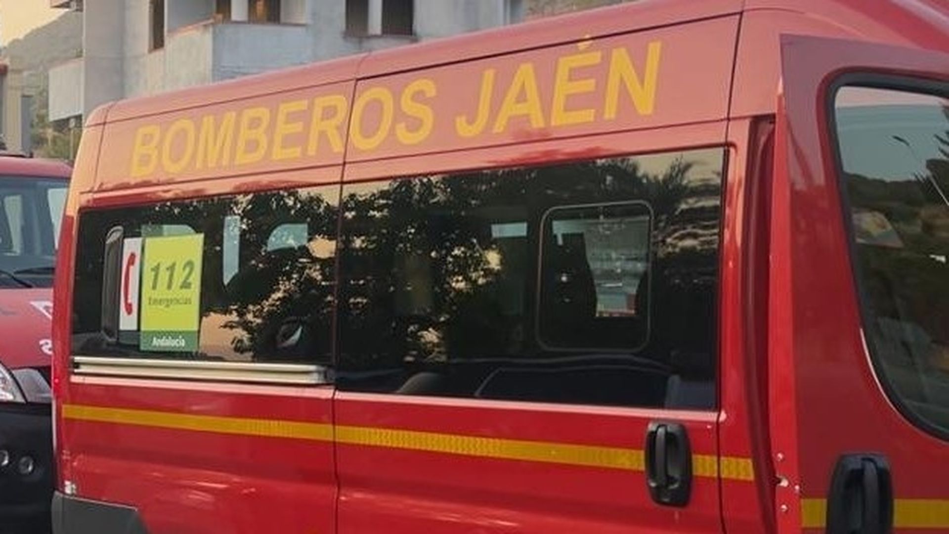Tres personas han sido hospitalizadas por inhalación de humo en el incendio de una casa en Arroyo del Ojanco, Jaén Tres personas han sido hospitalizadas por inhalación de humo en el incendio de una casa en Arroyo del Ojanco, Jaén