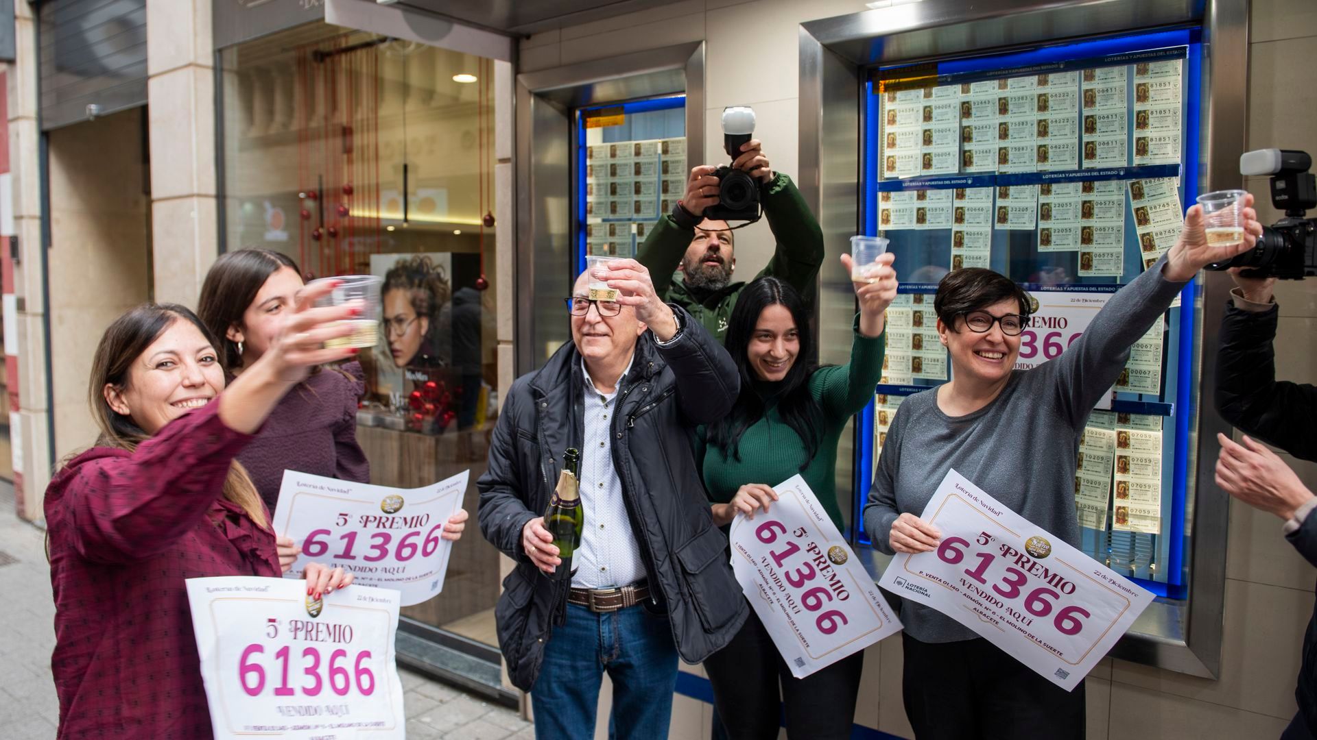 Un quinto premio de Loteria Navidad cae en la calle Rosario de Albacete