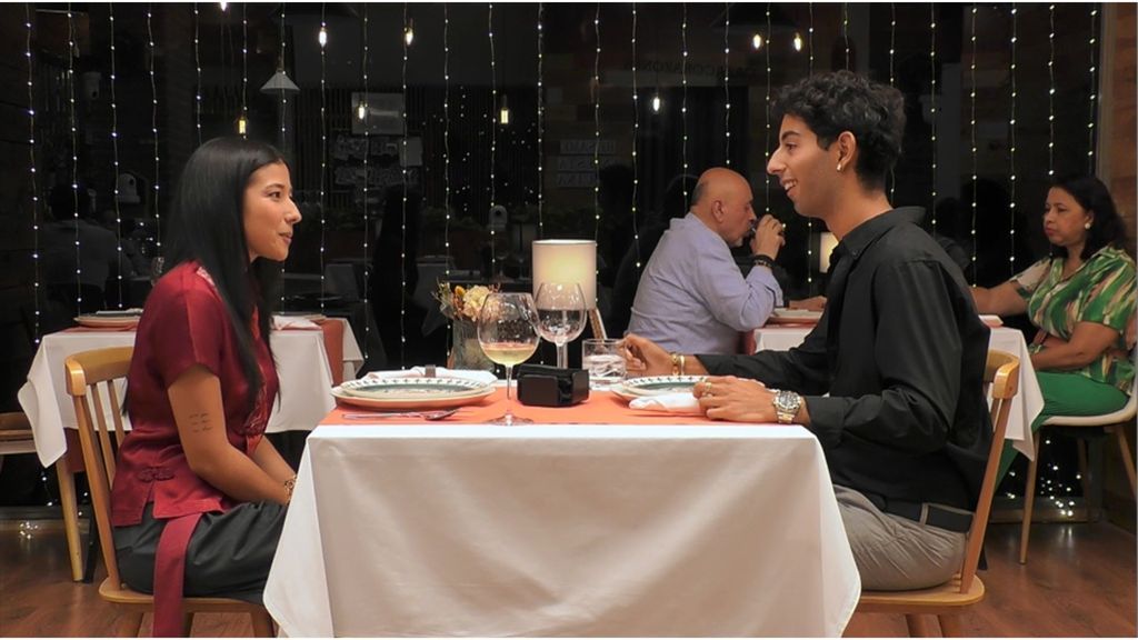 Un soltero de 'First Dates' se queda en shock al descubrir el trauma "italiano" de su cita: "Me cambiaron por una guitarra"