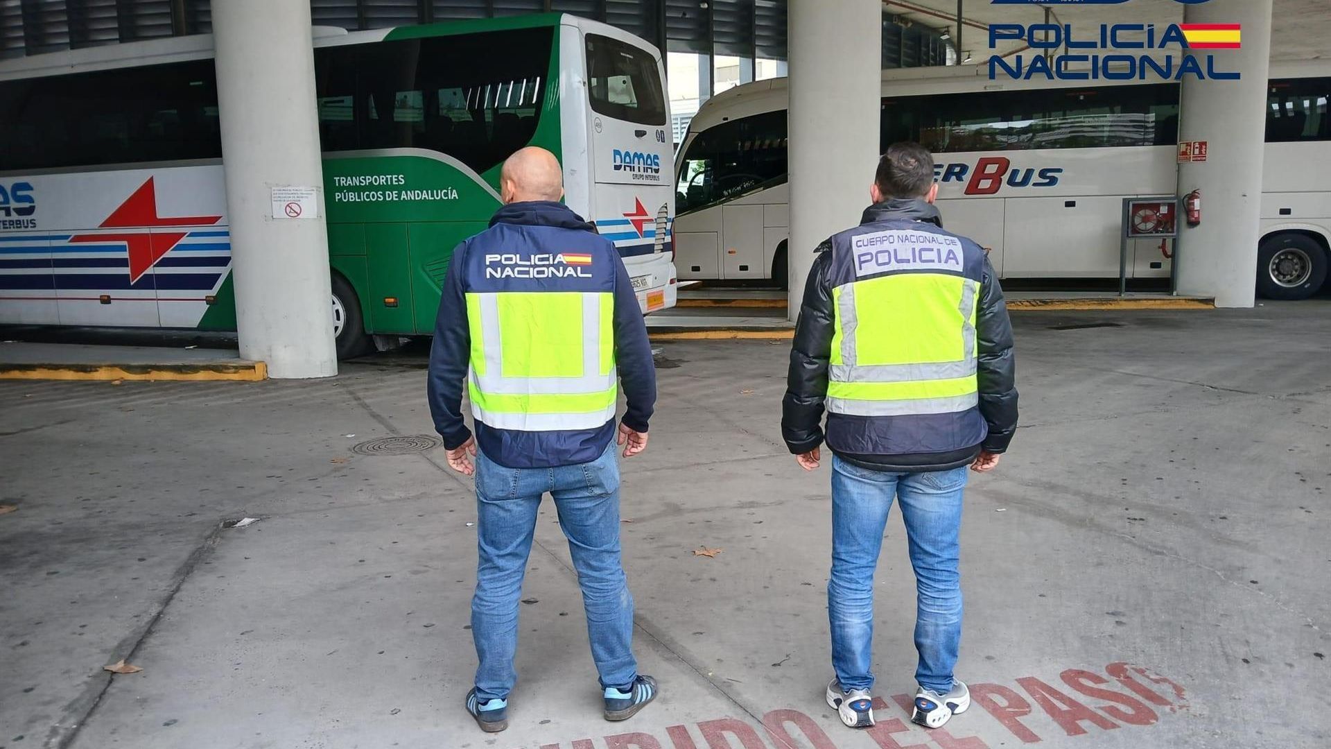 Agrede a otro por no darle tabaco estacion de autobuses Huelva