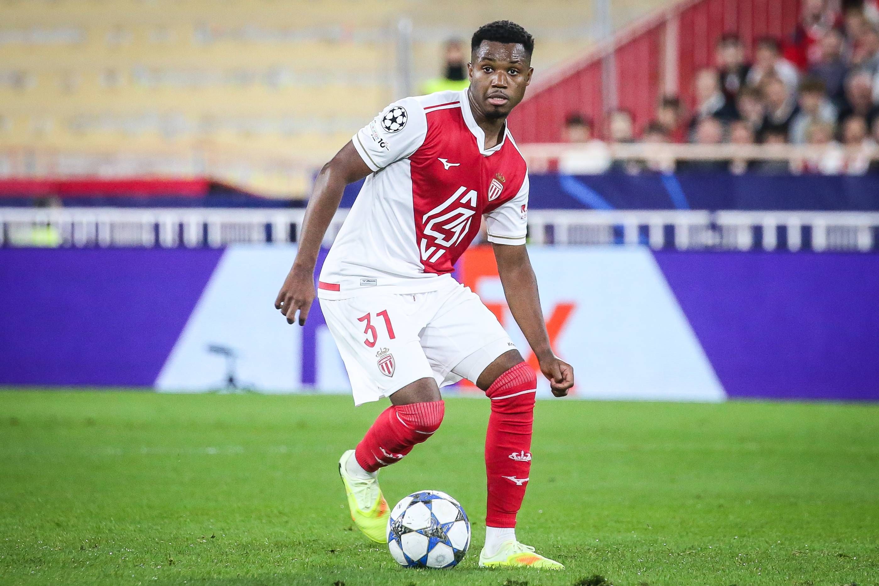 Ansu Fati en un partido con el Mónaco