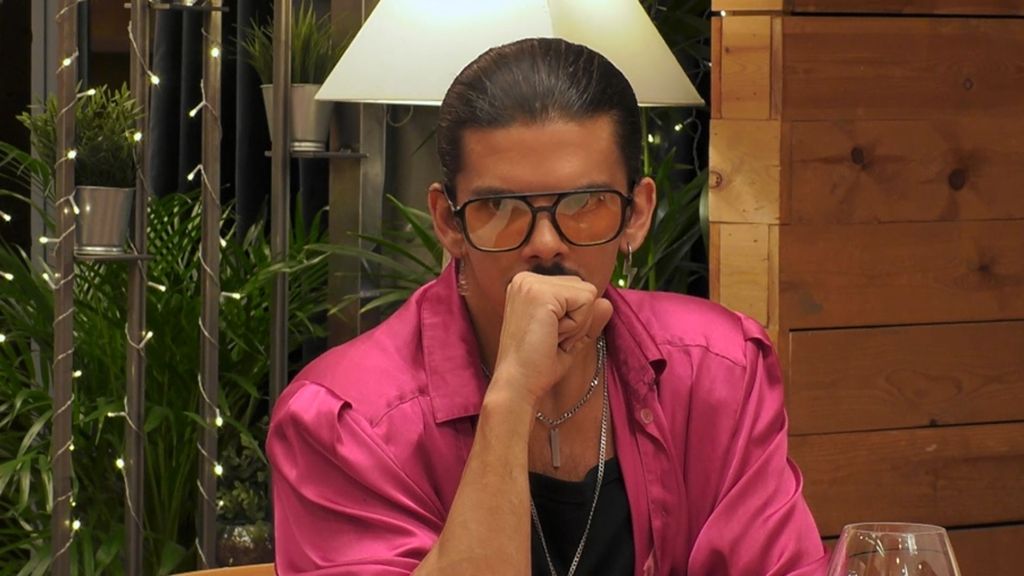 El insólito motivo zodiacal por el que un soltero casi paraliza su cita de 'First Dates': “Si me caigo, llama a la ambulancia”