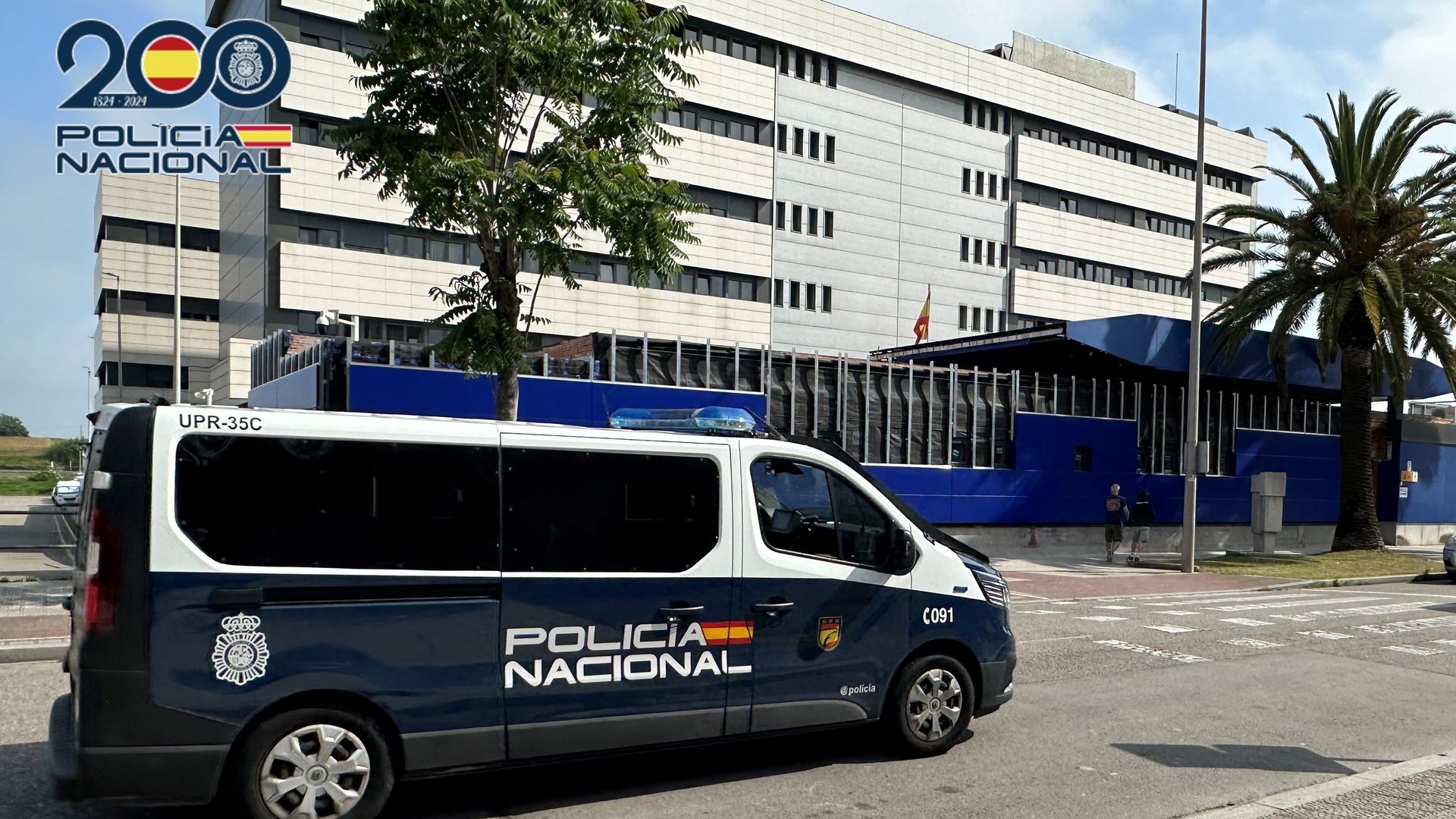 La colaboración entre los Mossos y la Policía Nacional ha permitido la detención de un hombre en Santander acusado de extorsionar a menores