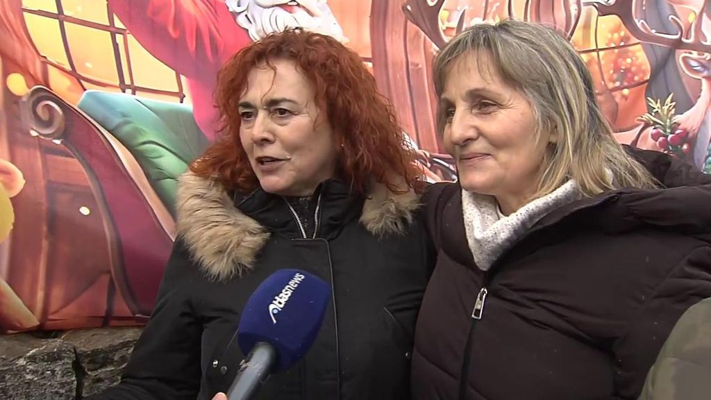 La emoción de Silvia y María, voluntarias en el centro de Alzheimer donde ha tocado el Gordo: "Los abuelitos van a tener su medio de transporte"