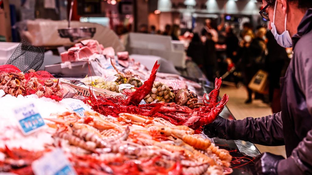 Los alimentos navideños suben un 10% en menos de un mes: los percebes, las almejas y la pularda, los más disparados