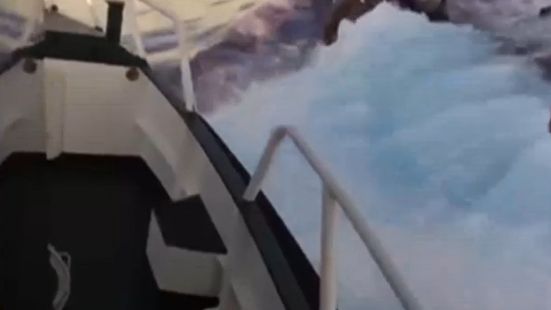 Narcolancha siendo interceptada por la Guardia Civil