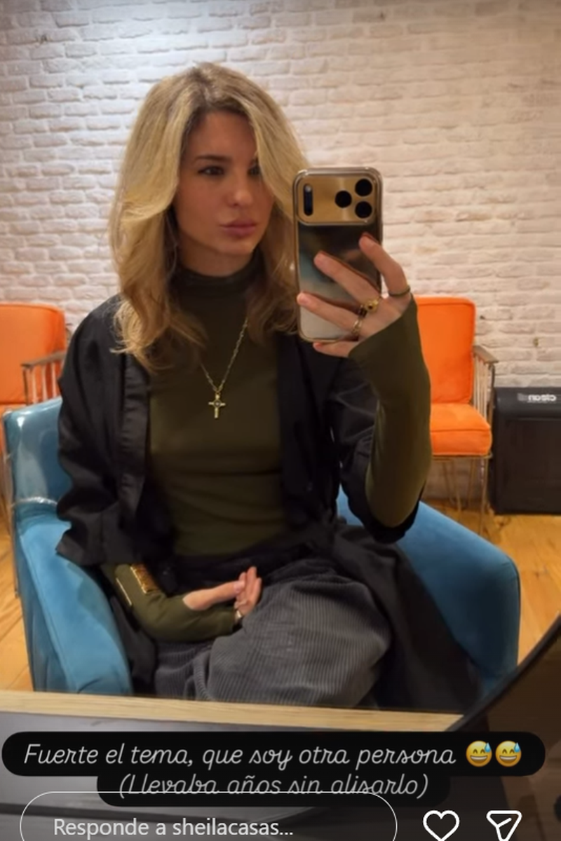 Sheila Casas con el pelo alisado