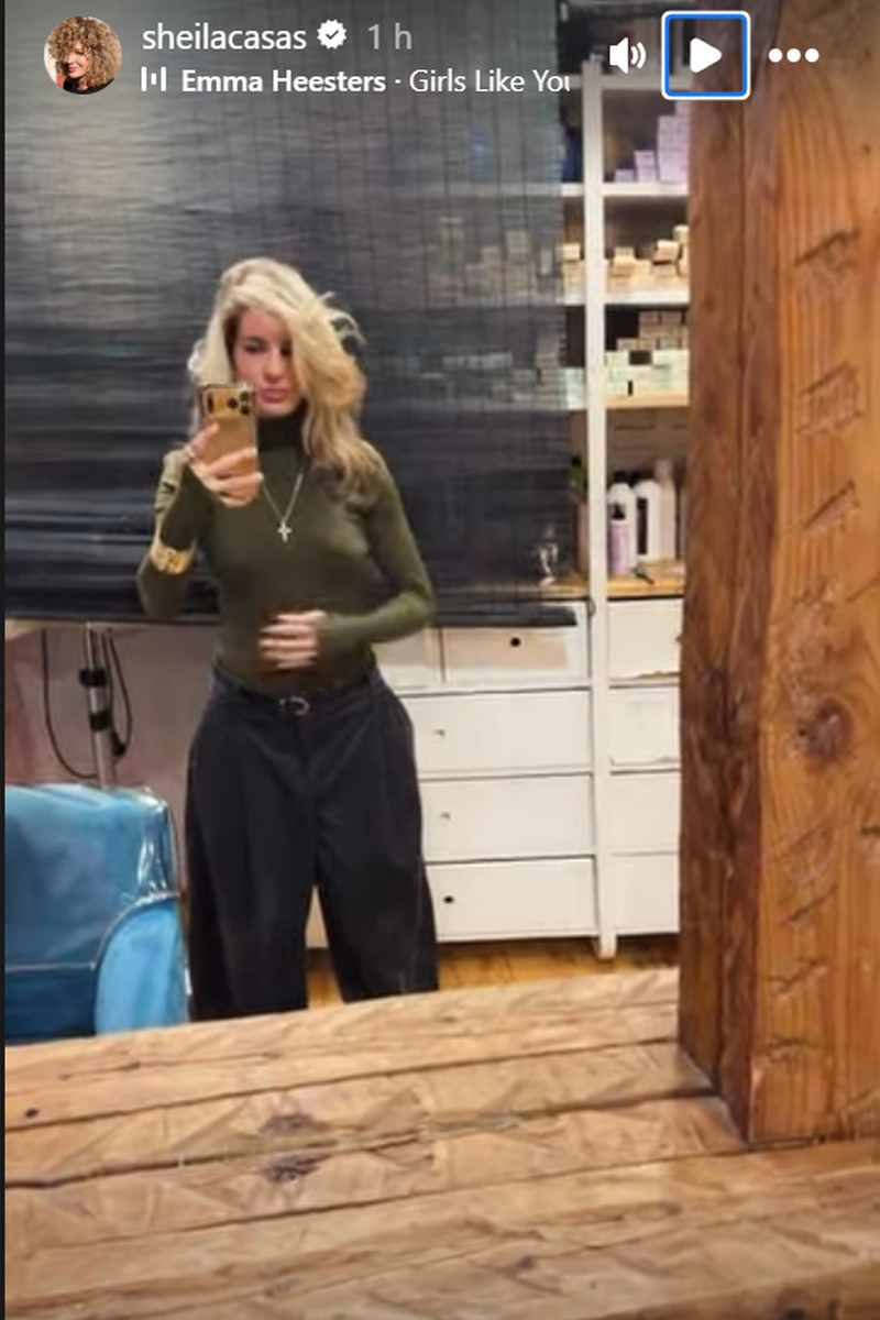 Sheila Casas enseña su pelo alisado