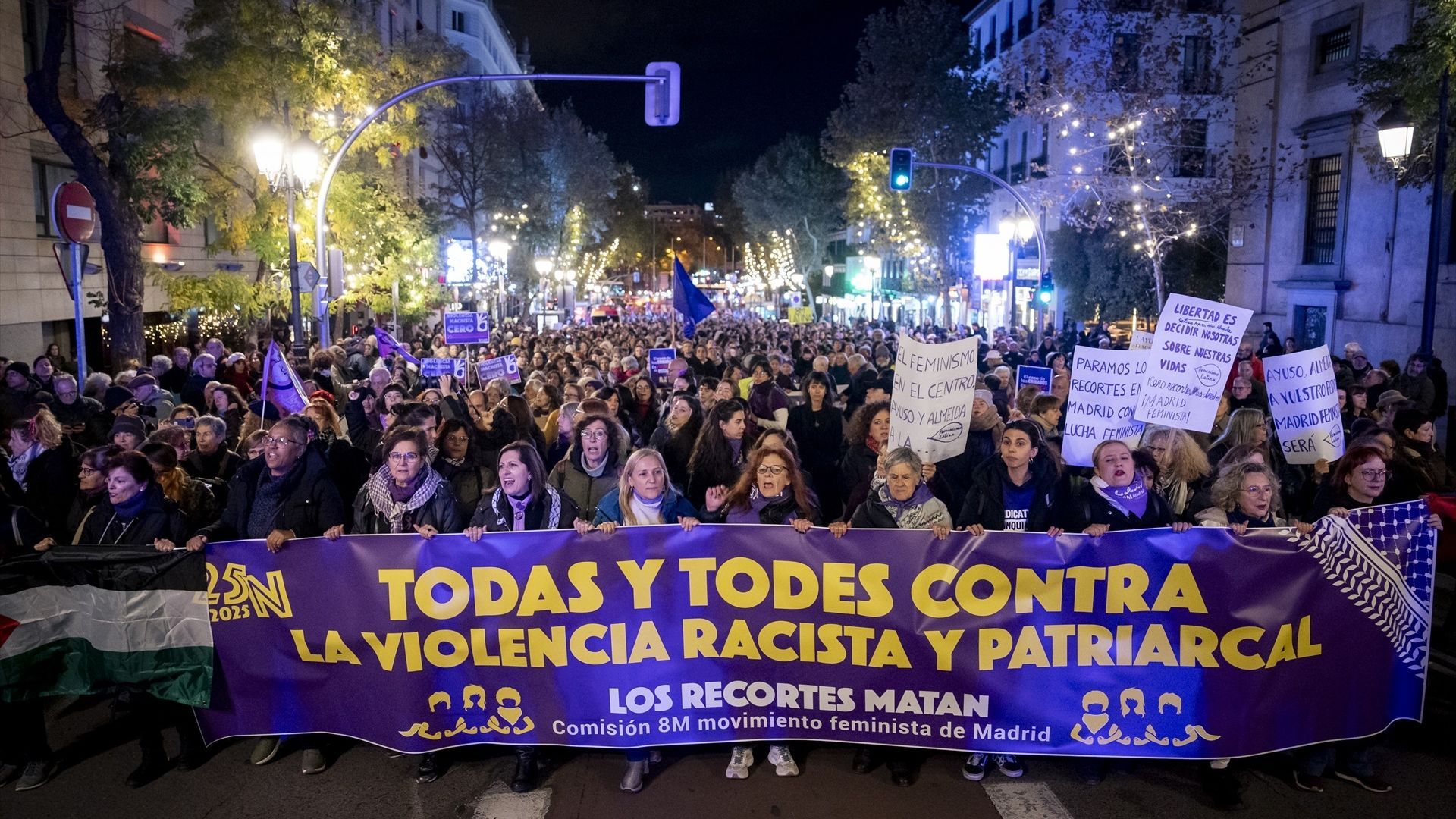 Cientos de personas durante una concentración por el día de la Eliminación de la violencia contra las Mujeres, a 25 de noviembre de 2025, en Madrid (España). Cientos de personas durante una concentración por el día de la Eliminación de la violencia contra las Mujeres, a 25 de noviembre de 2025, en Madrid (España).
