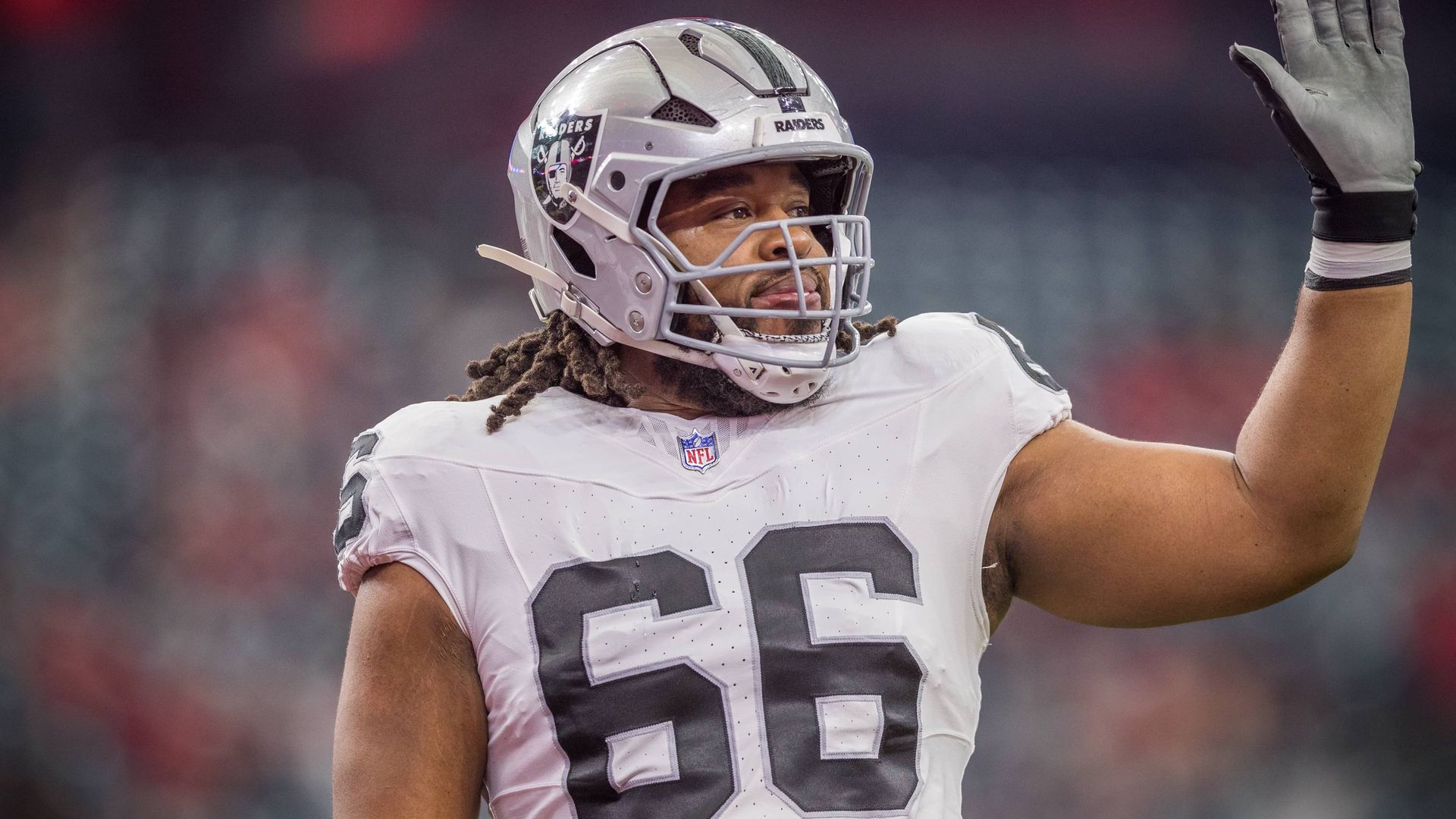 Dylan Parham durante un partido de la NFL