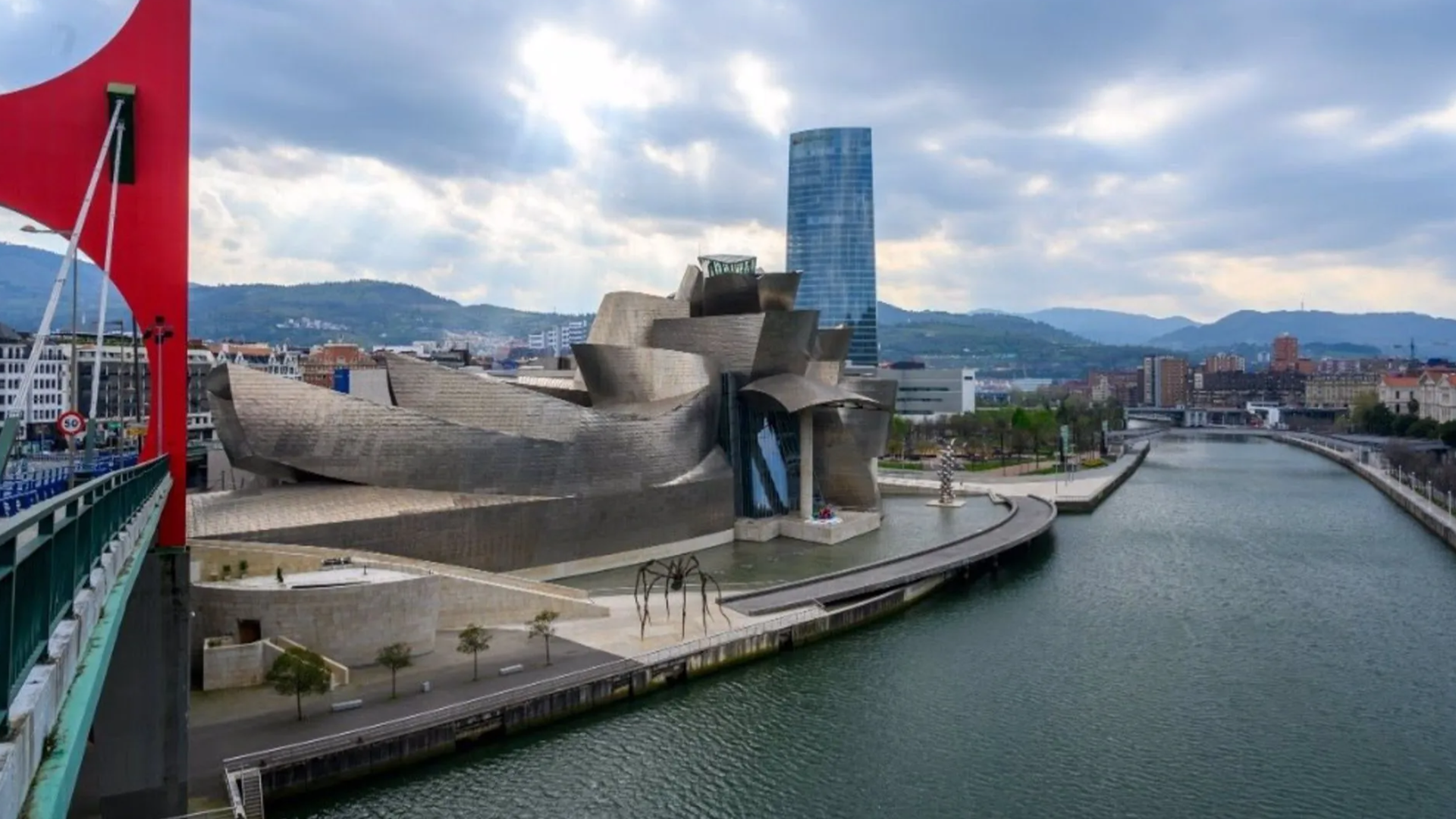 El Museo Guggenheim Bilbao y sus alrededores.