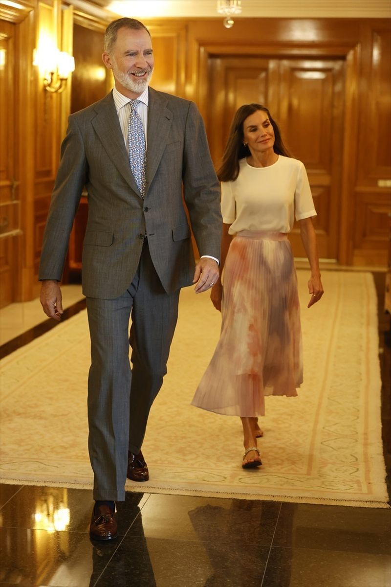 Felipe y Letizia, en el interior del palacio de la Zarzuela