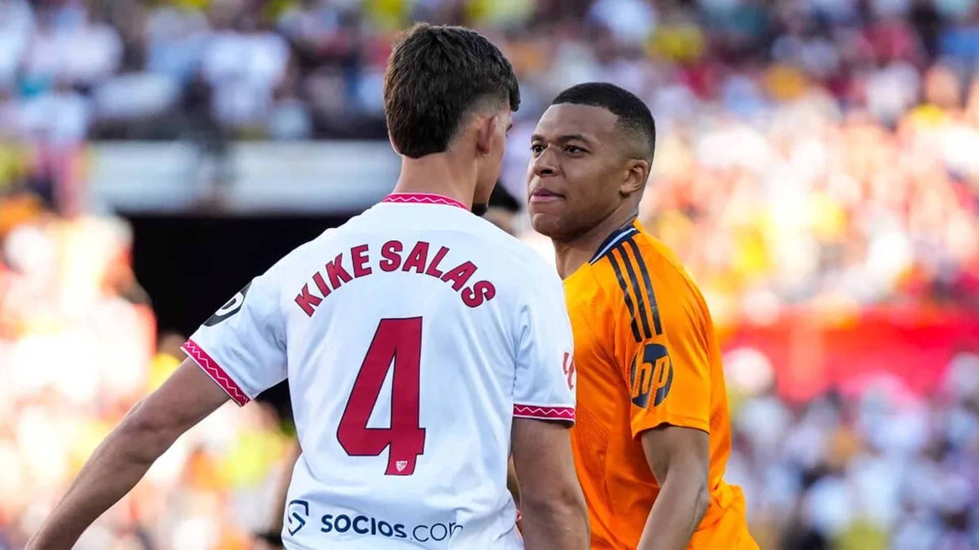 Mbappé y Kike Salas, en el Sevilla-Real Madrid de la 2024/25