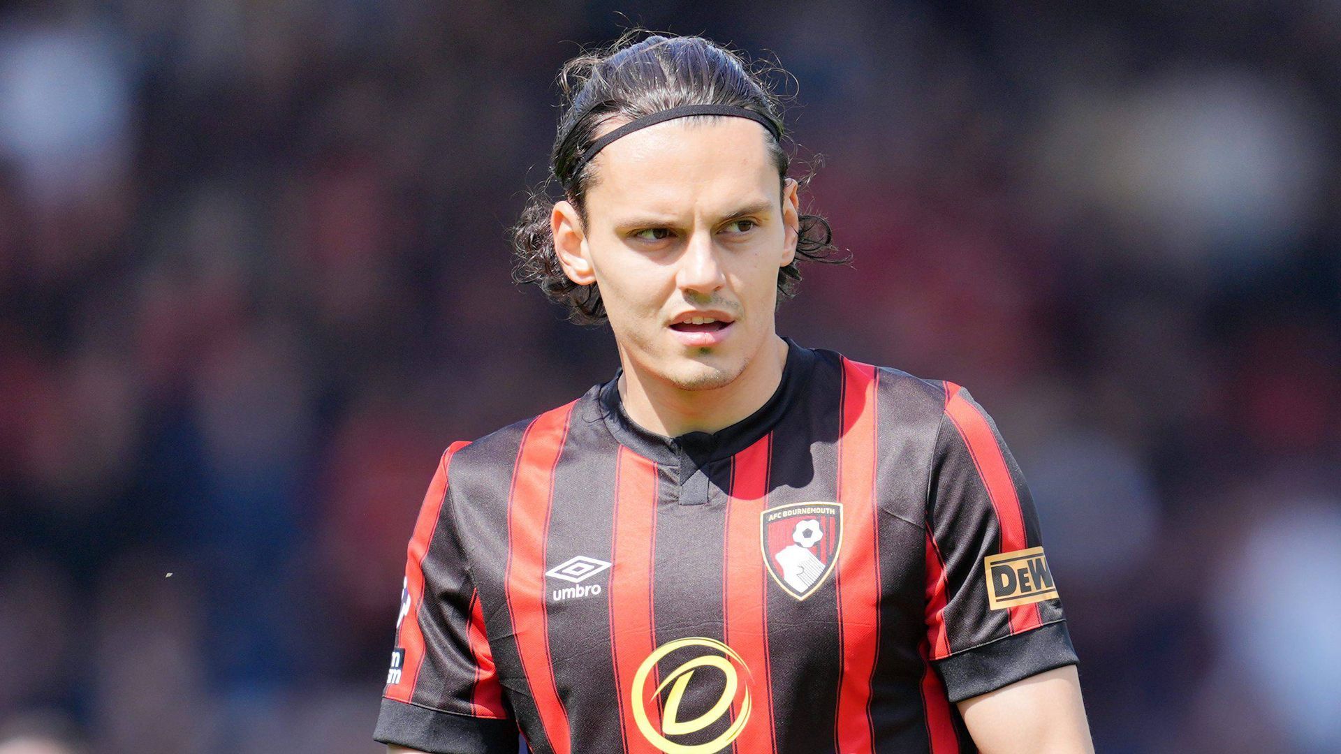 Enes Ünal antes de la lesión