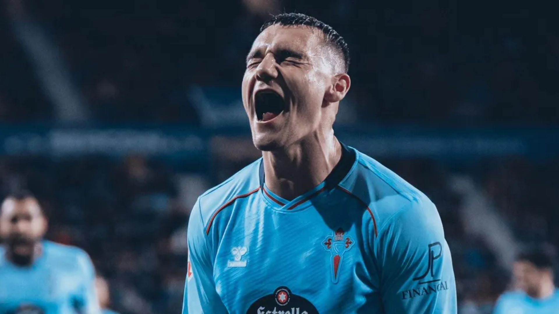 Ferrán Jutglà se lamenta de una oportunidad de gol perdida