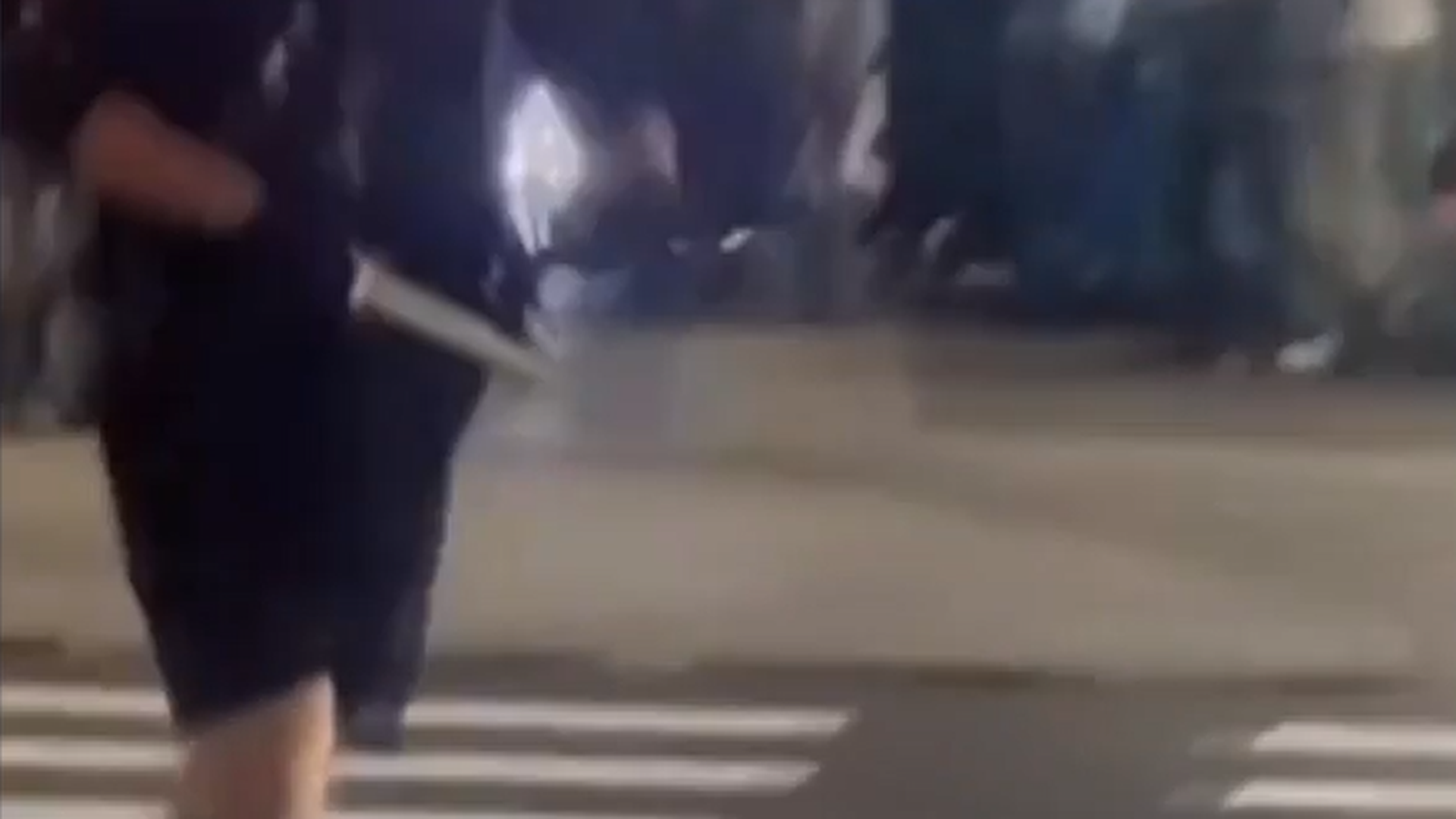 Individuo saca un cuchillo y siembra el pánico en la capital de Taiwan.