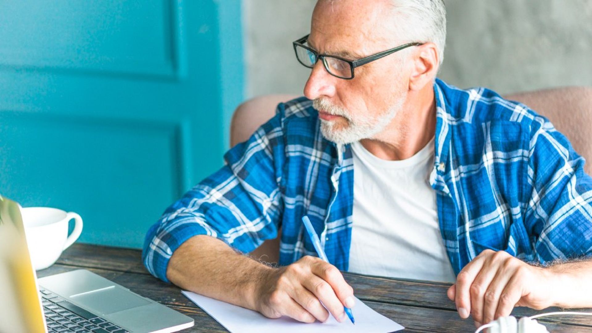 Jubilado ajustando cuentas con la Agencia Tributaria Jubilado ajustando cuentas con la Agencia Tributaria