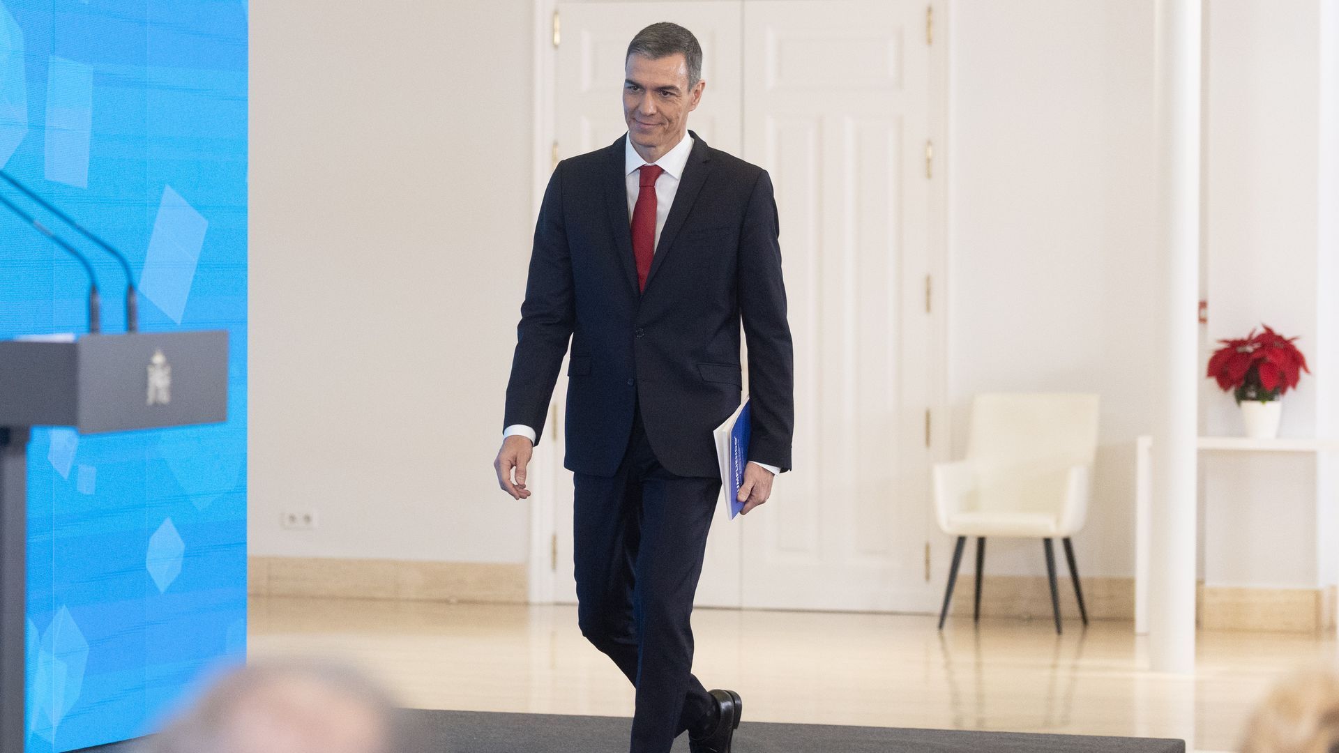 Pedro Sánchez comparte su lista de canciones favoritas de 2025: de 'Berghain', de Rosalía a 'Stand by' de Extremoduro