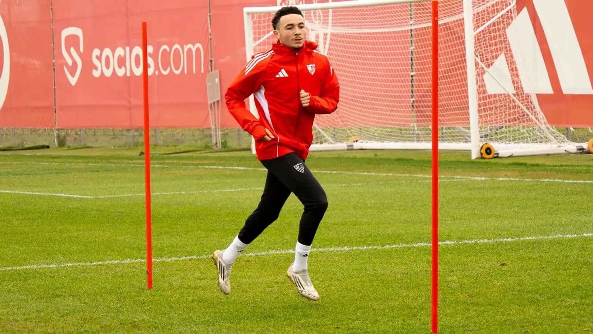 Rubén Vargas, entrenando este sábado en la ciudad deportiva del Sevilla