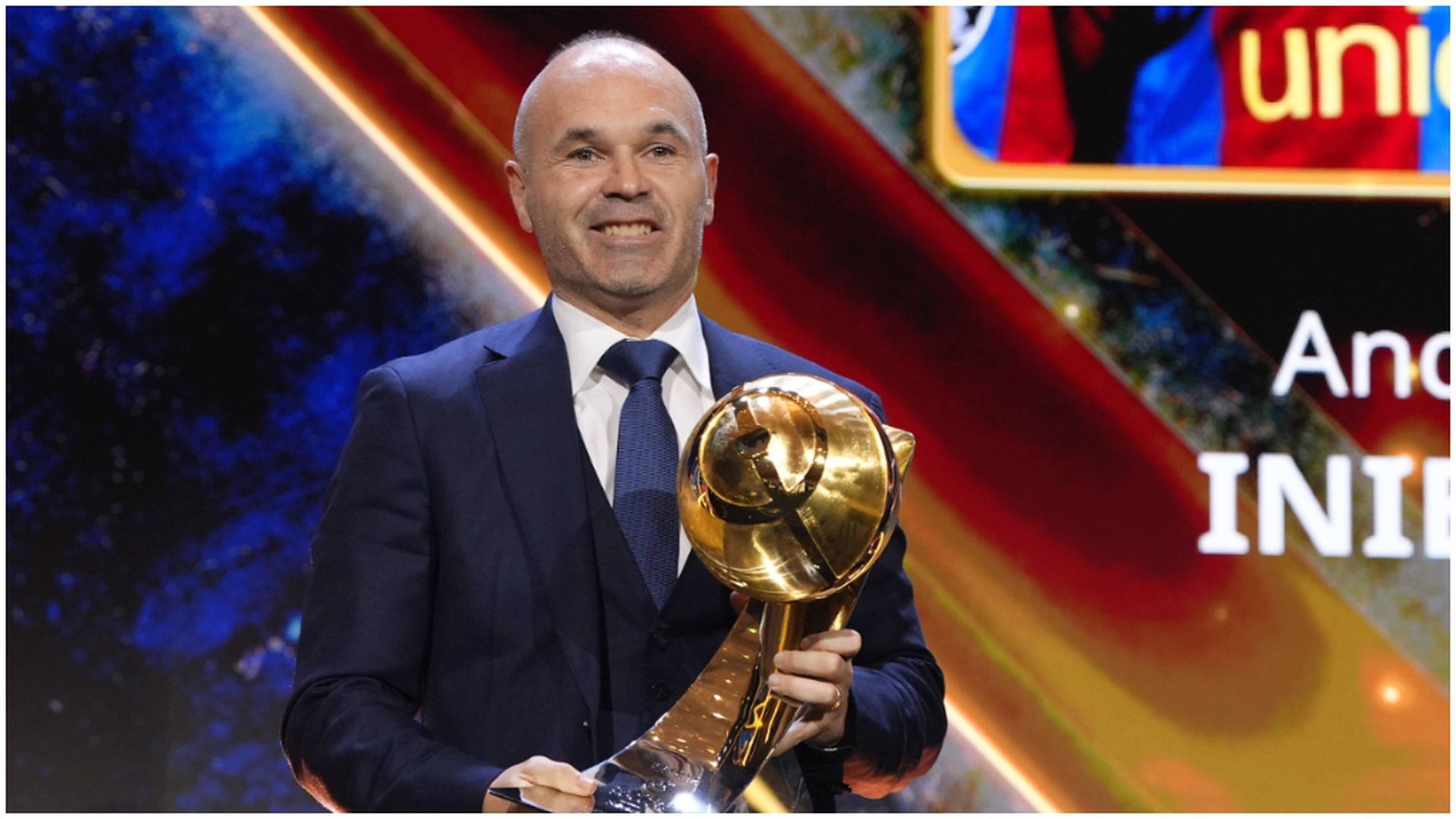 Andrés Iniesta recibe un premio a la trayectoria en los Globe Soccer Awards 2025