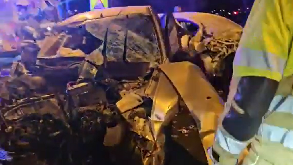 Seis heridos, dos graves, tras colisionar un coche con otro que circulaba en sentido contrario en Alcorcón, Madrid
