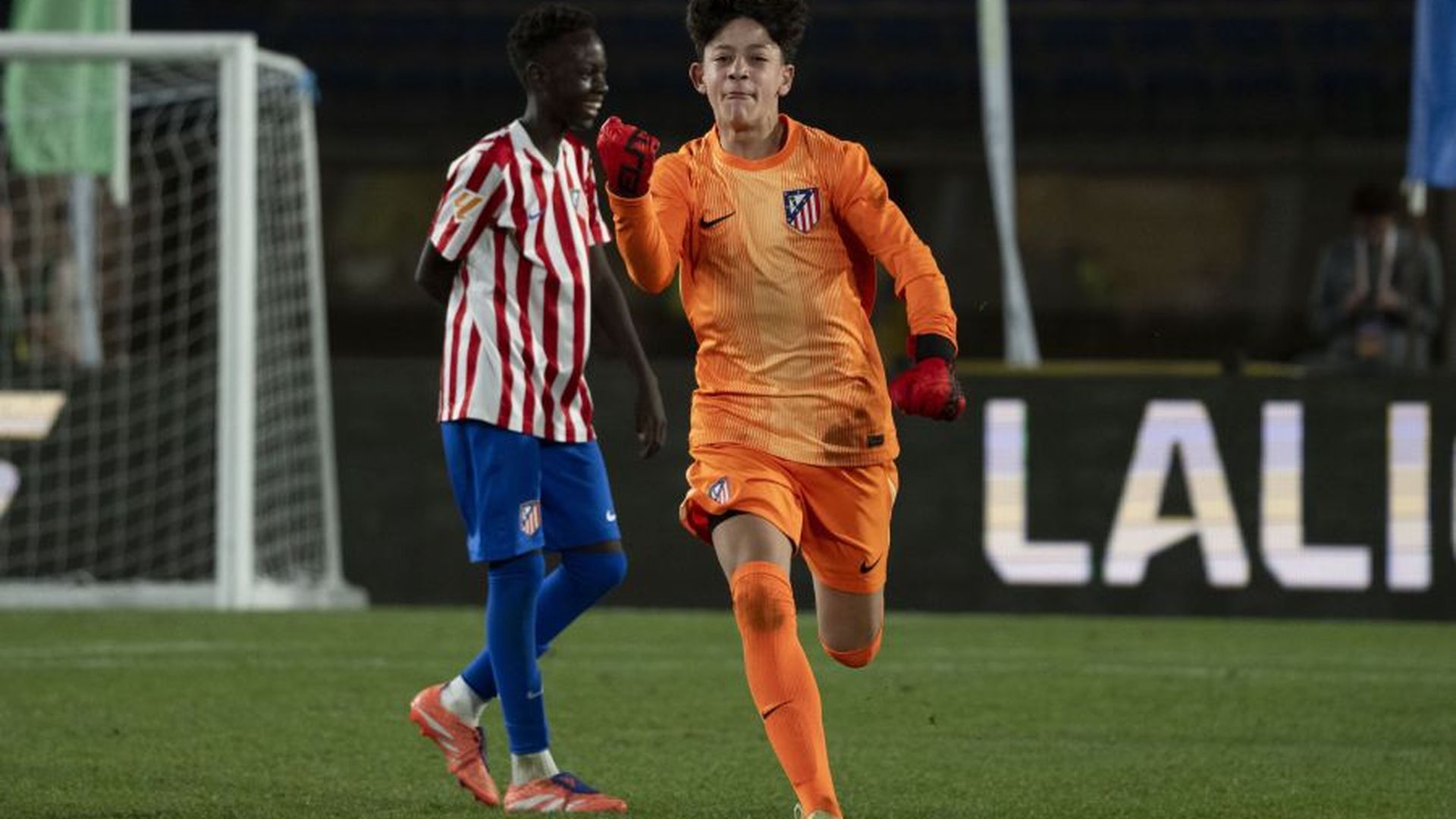 Íñigo Asorey, el portero que hace historia con su golazo en LALIGA FC FUTURES