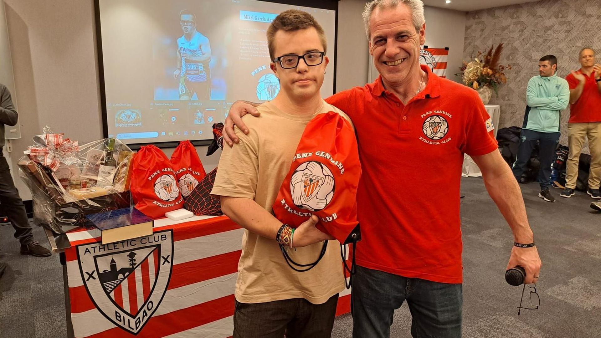 Alain Zaldua en la fiesta de la Peña Genuine del Athletic Club