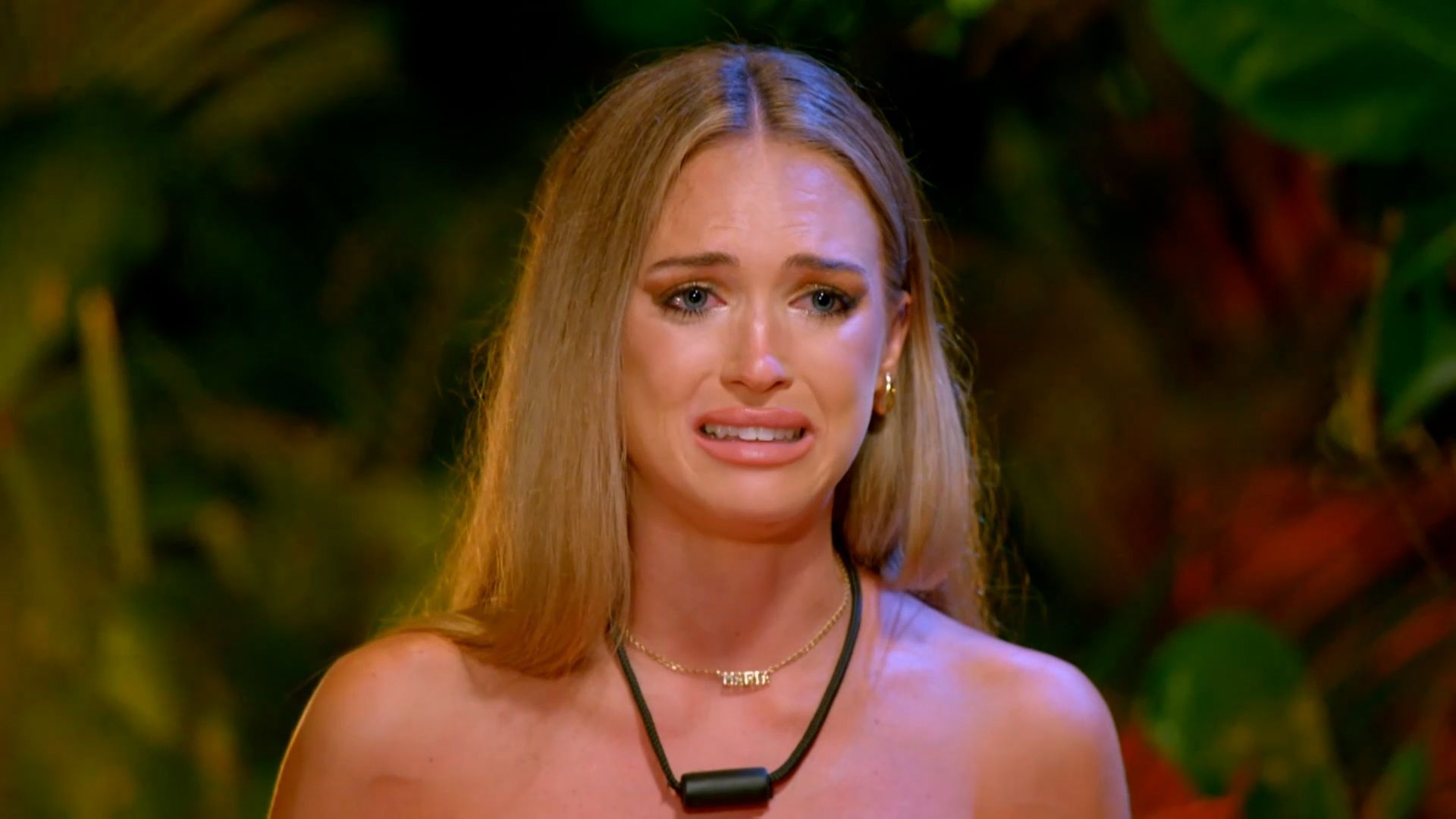 Almudena, rota tras ver un nuevo avance de Darío y Cristina