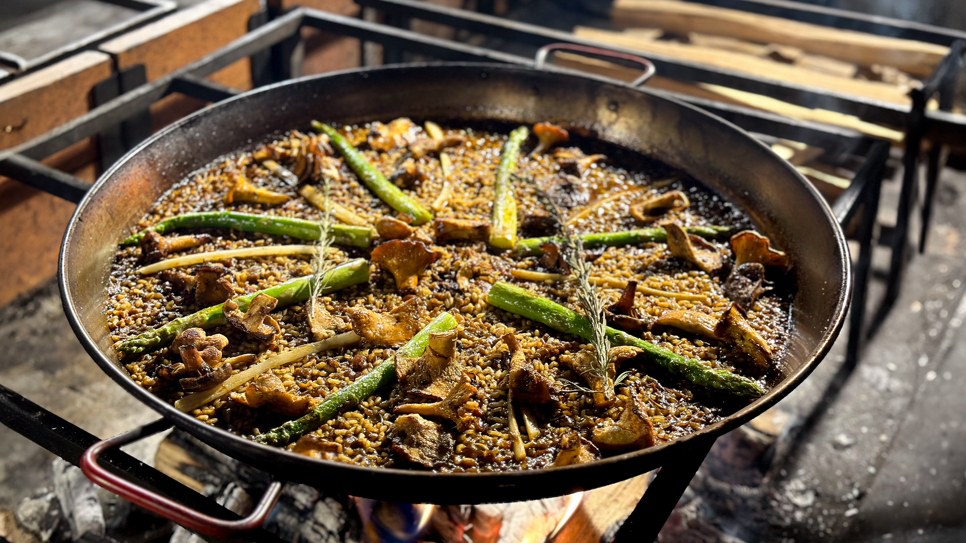 Arroz de verduras de temporada con setas