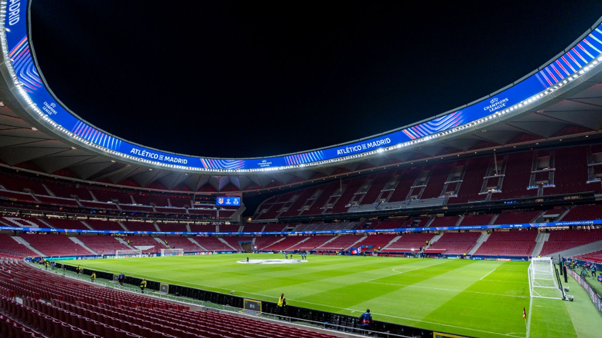 El Sky Ribbon en la cubierta del Metropolitano