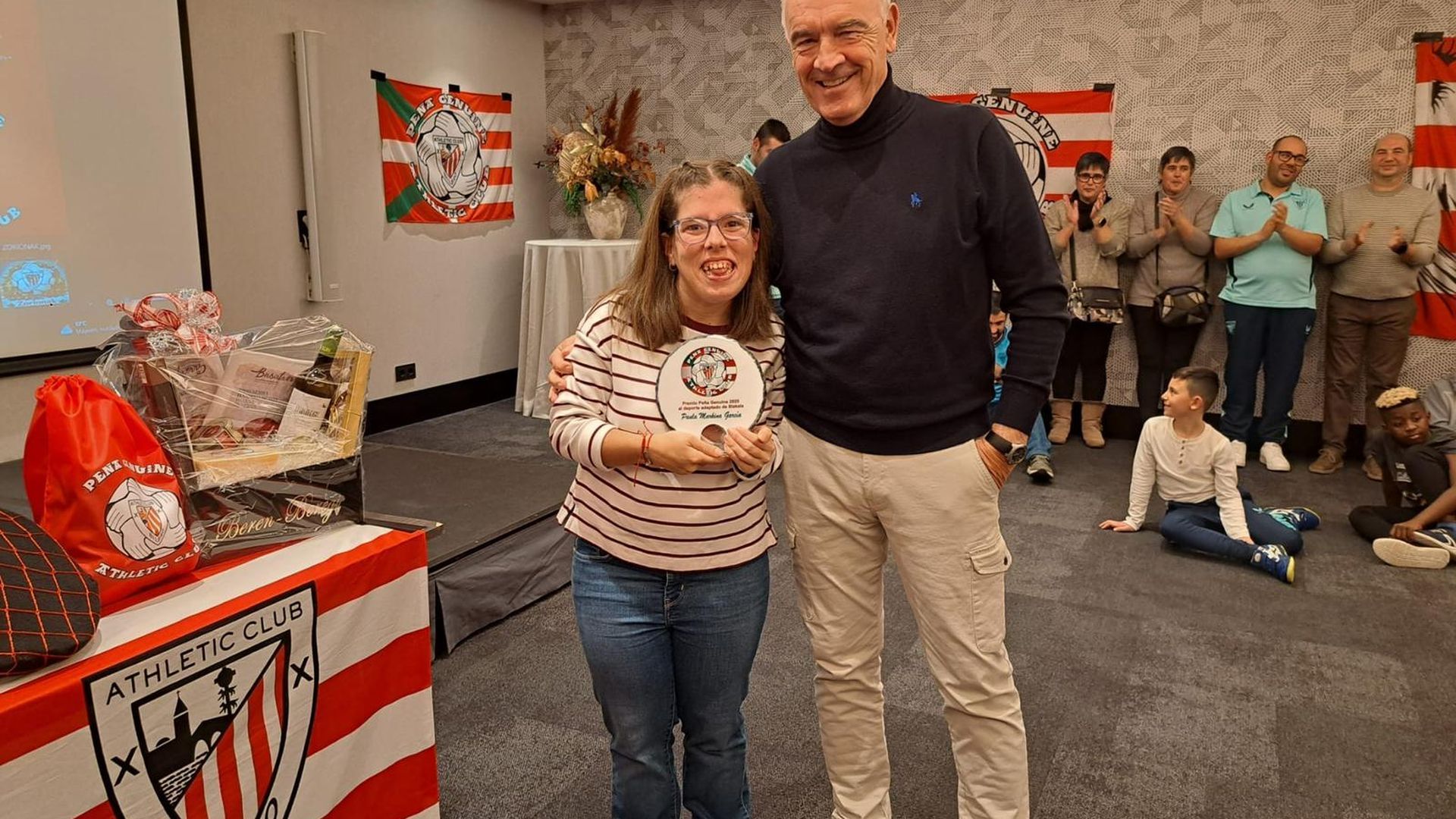 Esteban Feijóo en la fiesta de la Peña Genuine del Athletic Club en Bilbao