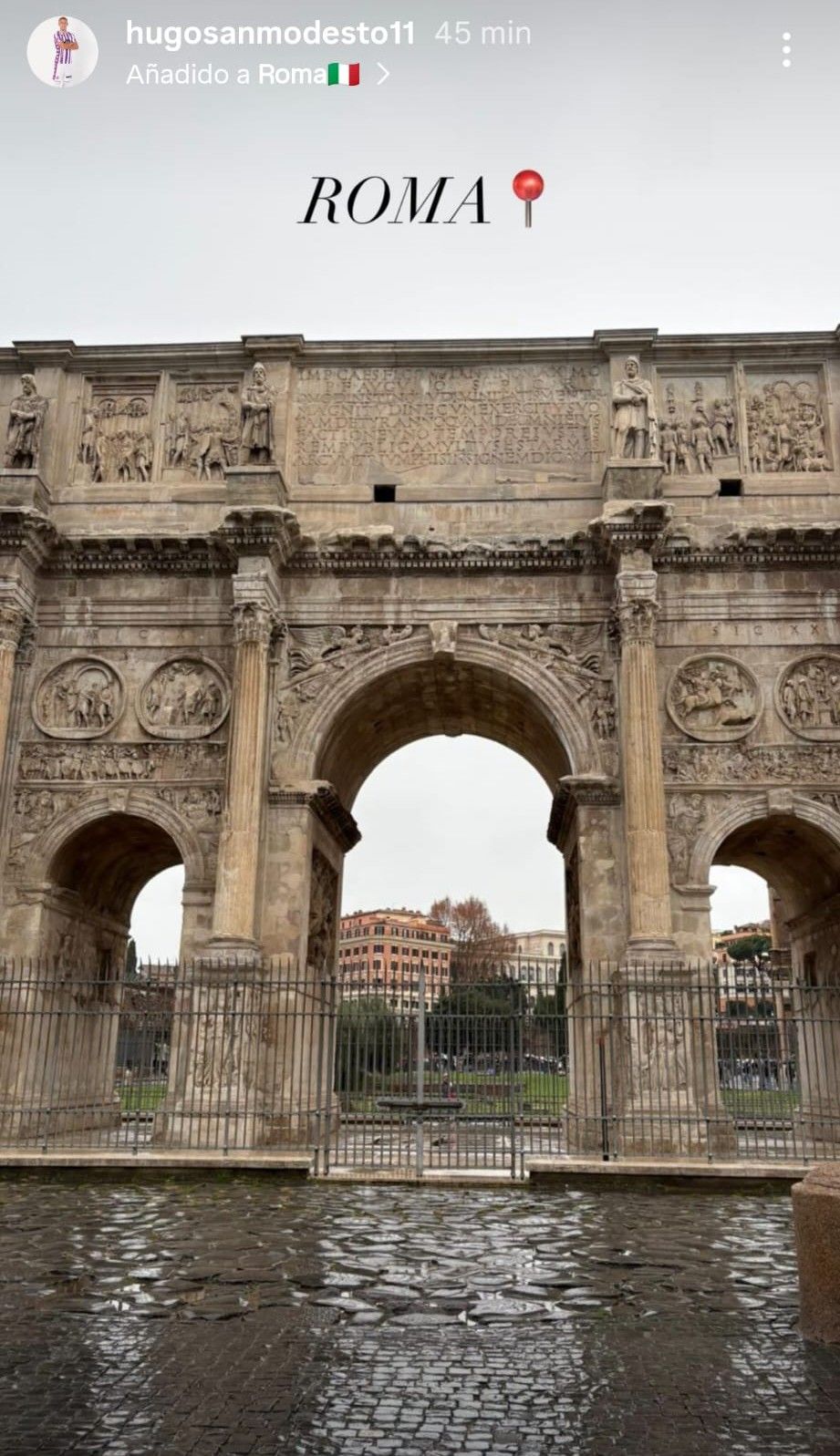 Hugo San durante sus vacaciones en Roma.