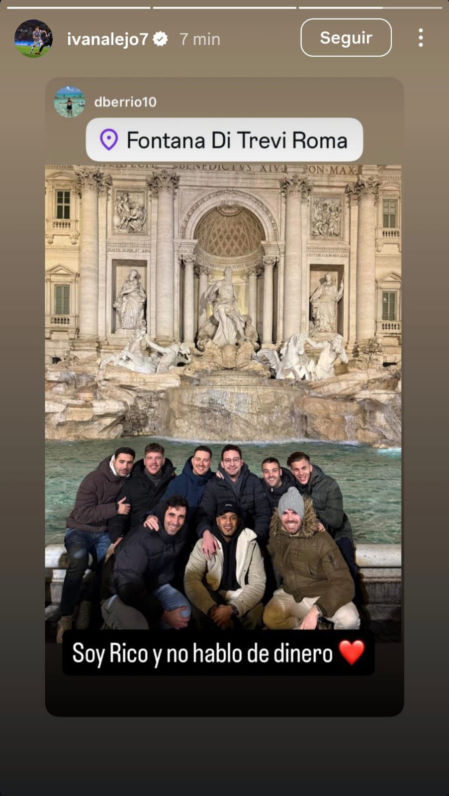 Iván Alejo junto a sus amigos en Roma.