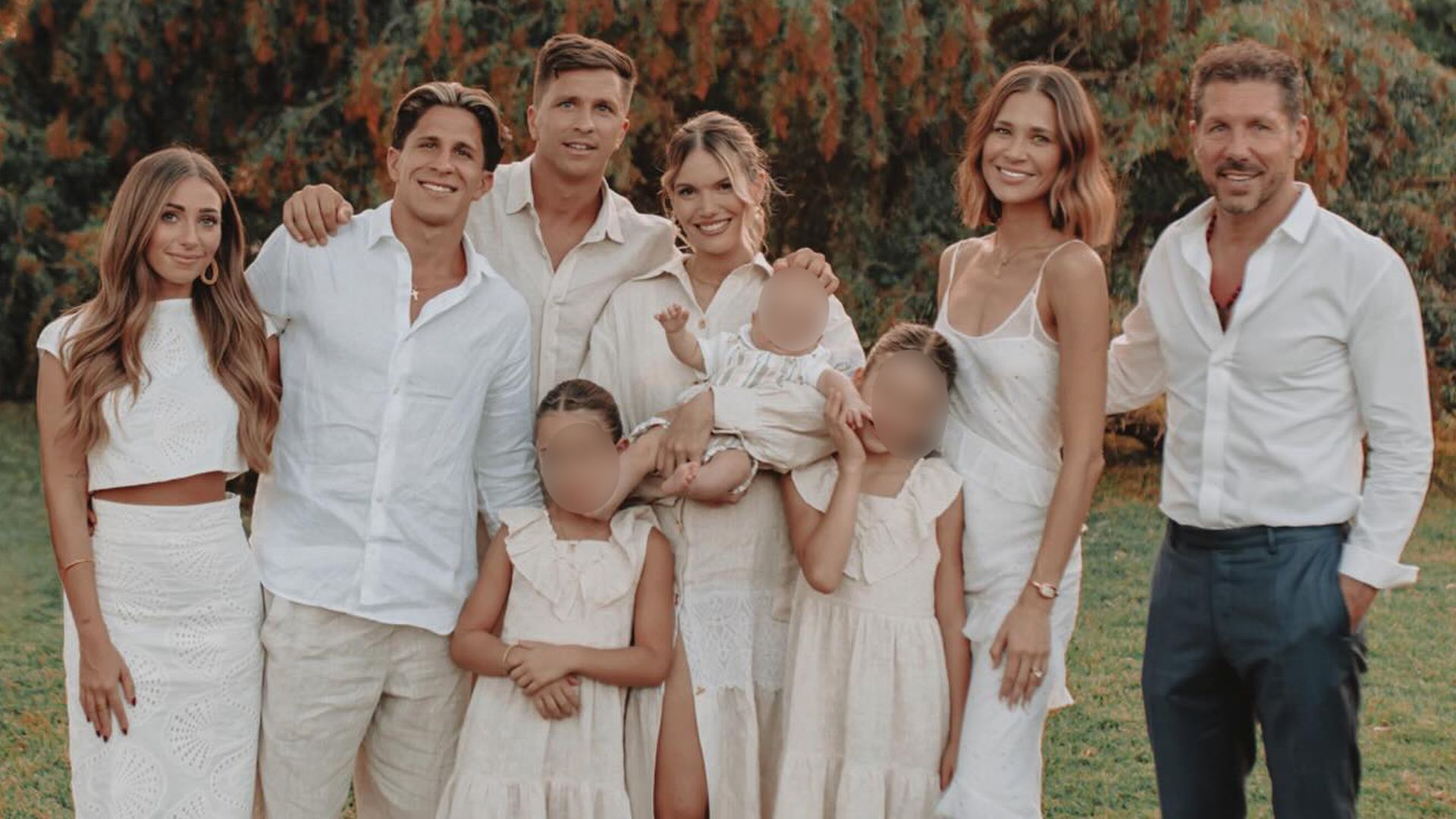 La familia Simeone durante el bautizo del pequeño Faustino