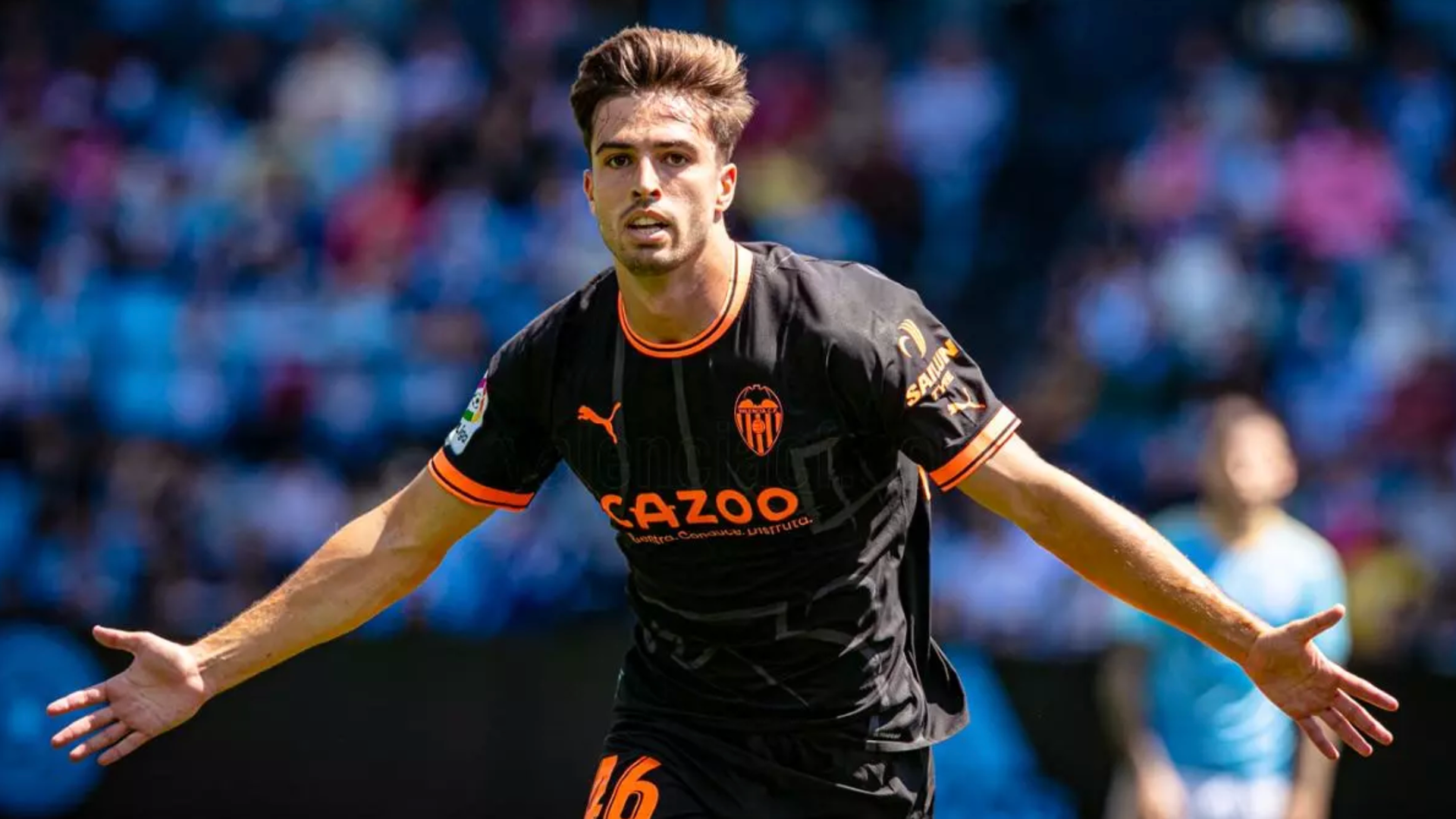 Alberto Marí marca en Vigo