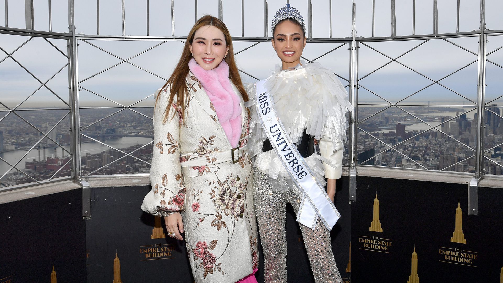 Anne Jakrajutatip Anne Jakrajutatip