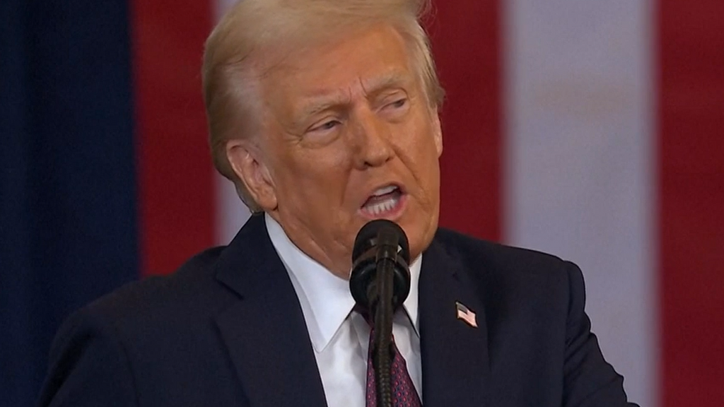 Un año después de prometer el fin de las guerras, Trump se enfrenta a una realidad con más presencia militar