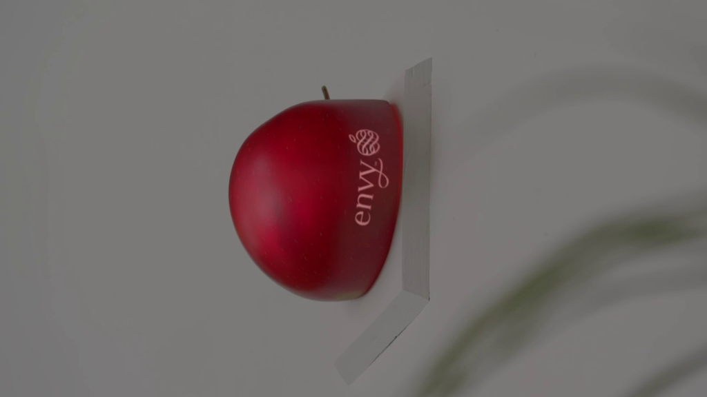 La alarma de la tentación de manzanas Envy suena en 'Villa Montaña'