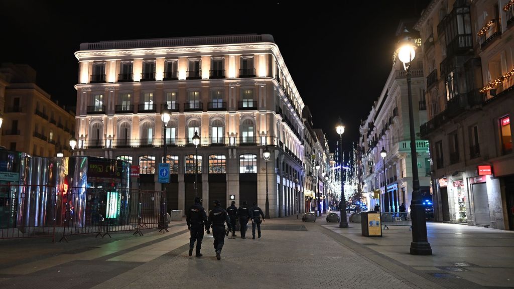 La Puerta del Sol, lista para las uvas: precintan la plaza para garantizar la seguridad de 15.000 personas