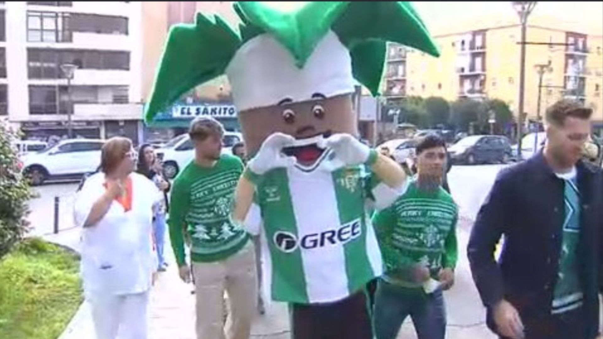 Palmerín saluda a la cámara de ElDesmarque