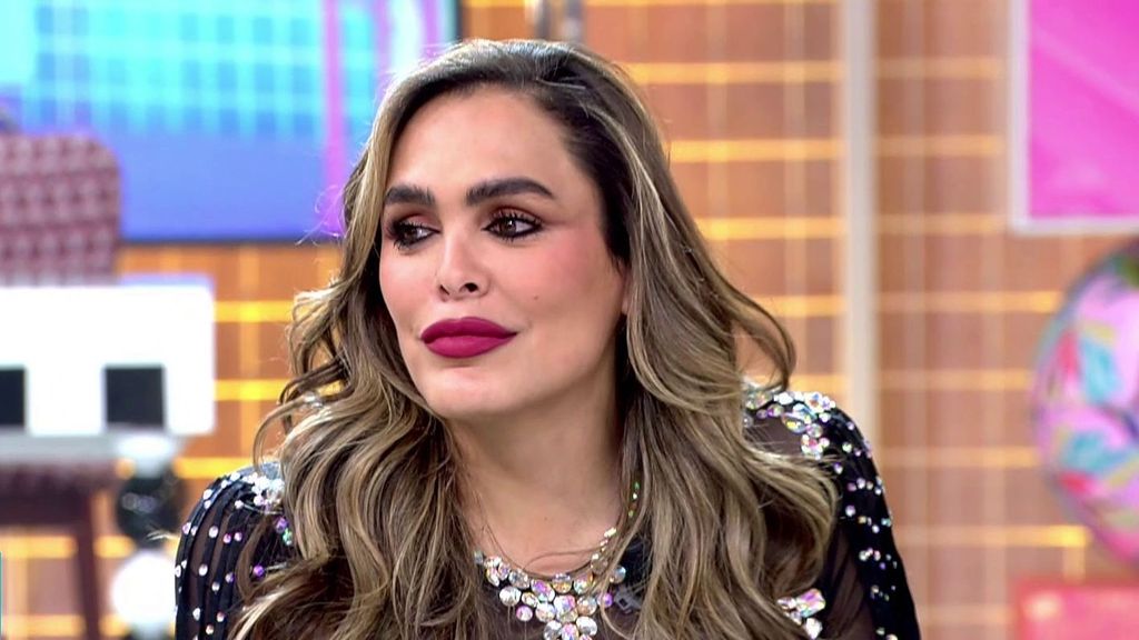 Amor Romeira cuenta en 'Fiesta' que tiene un nuevo amor: “Es una relación bonita”