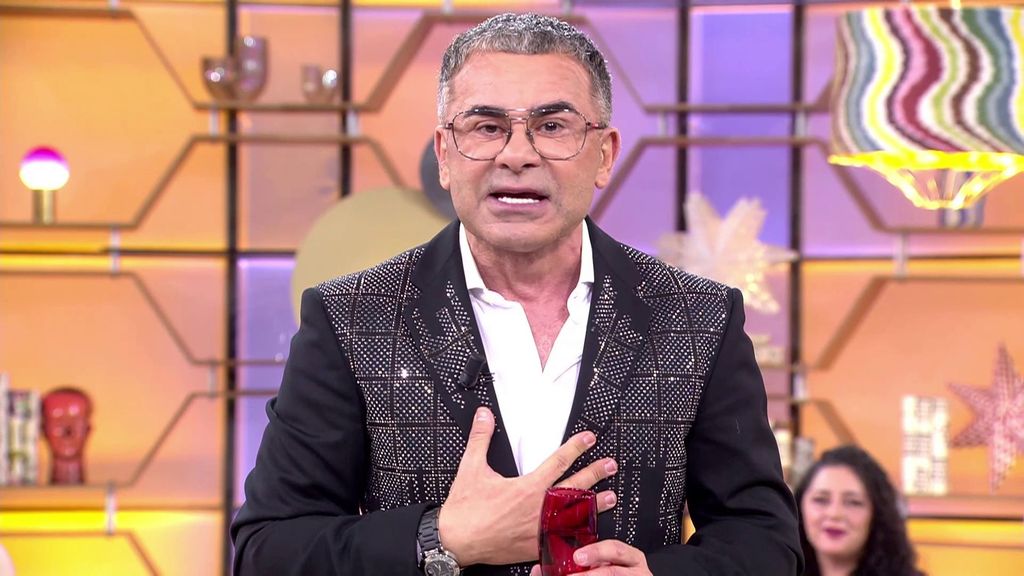 Jorge Javier Vázquez despide el año 2025 con un brindis cargado de emoción: "¡Va por ellos!"