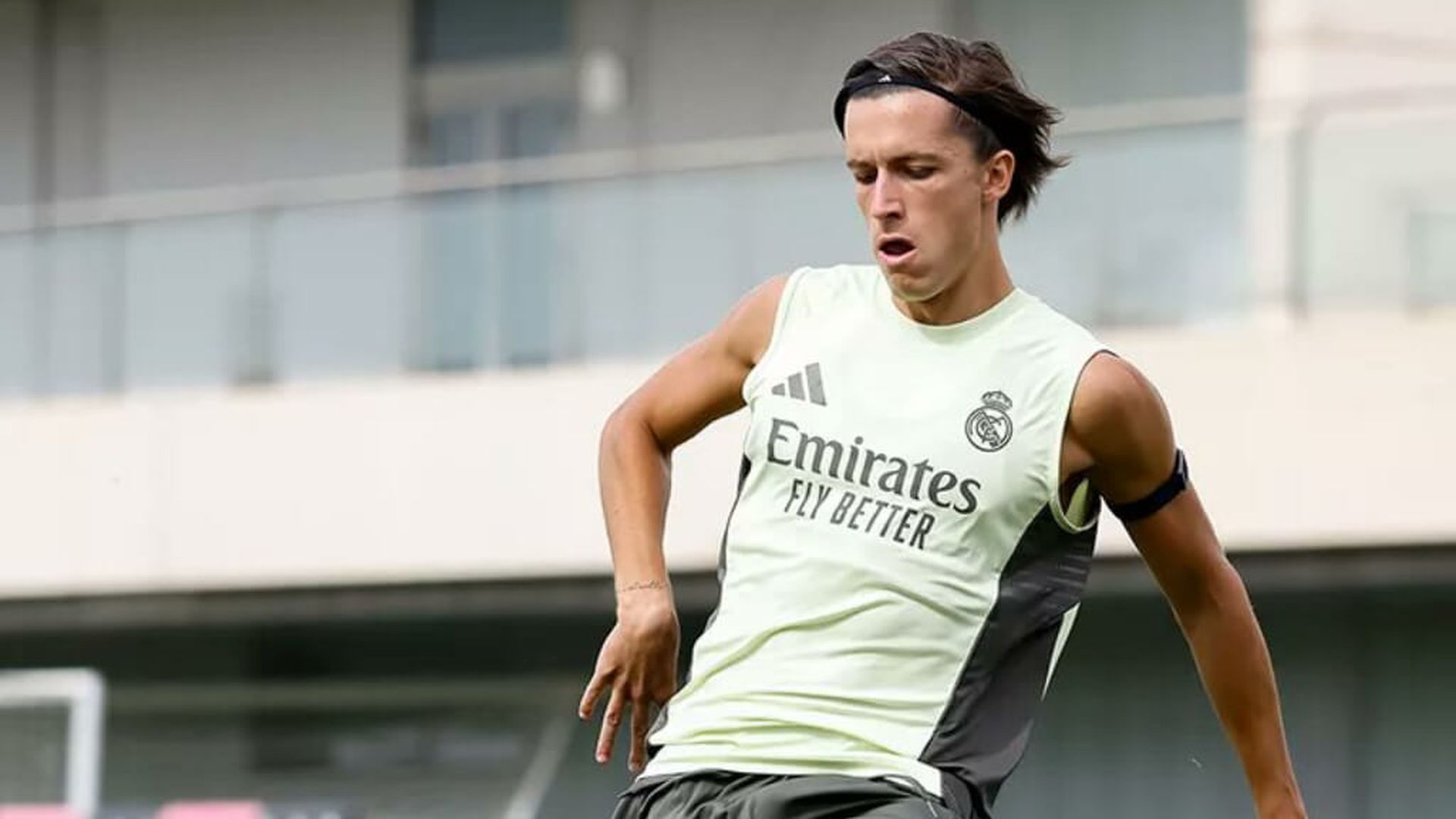 Álvaro Carreras en un entrenamiento del Real Madrid