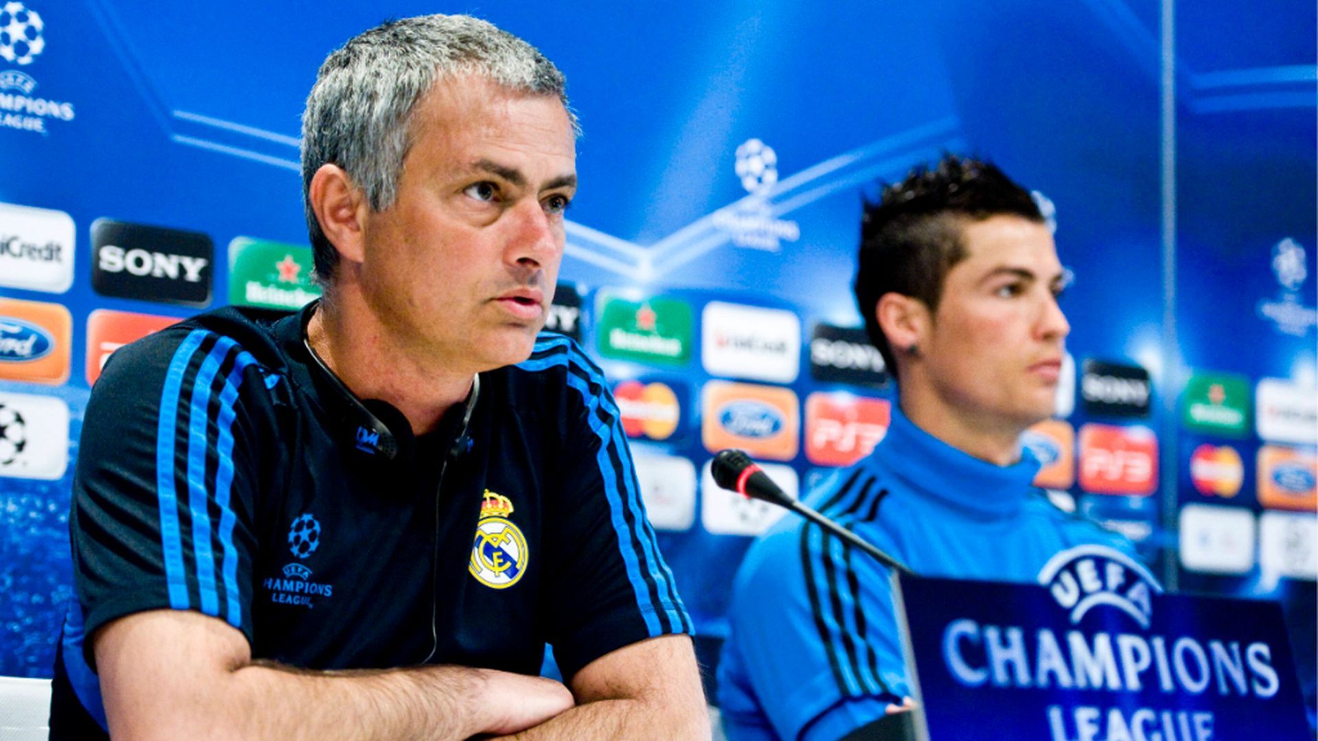 Cristiano Ronaldo y Mourinho en una rueda de prensa del Real Madrid